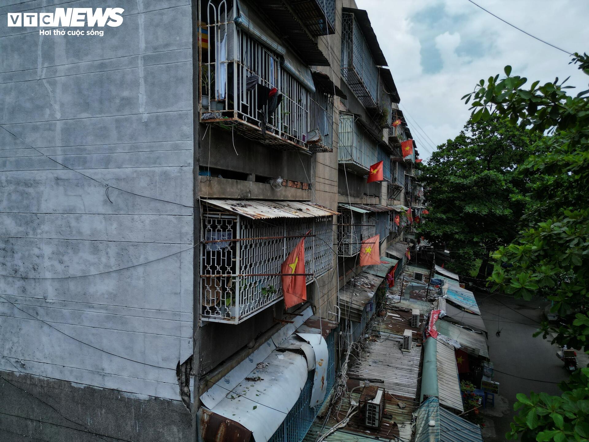 Cư xá Thanh Đa vẫn kín 'chuồng cọp' dù nhiều lần vận động tháo dỡ - 1