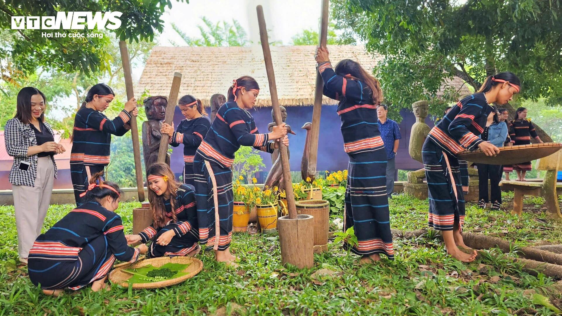 Từ bến cá đến đại ngàn: Khơi nguồn bình đẳng giới bằng quyền tự chủ kinh tế - 3