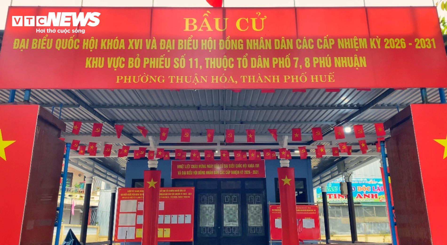  Huế rực rỡ cờ hoa, mừng ngày hội toàn dân đi bầu cử - 3