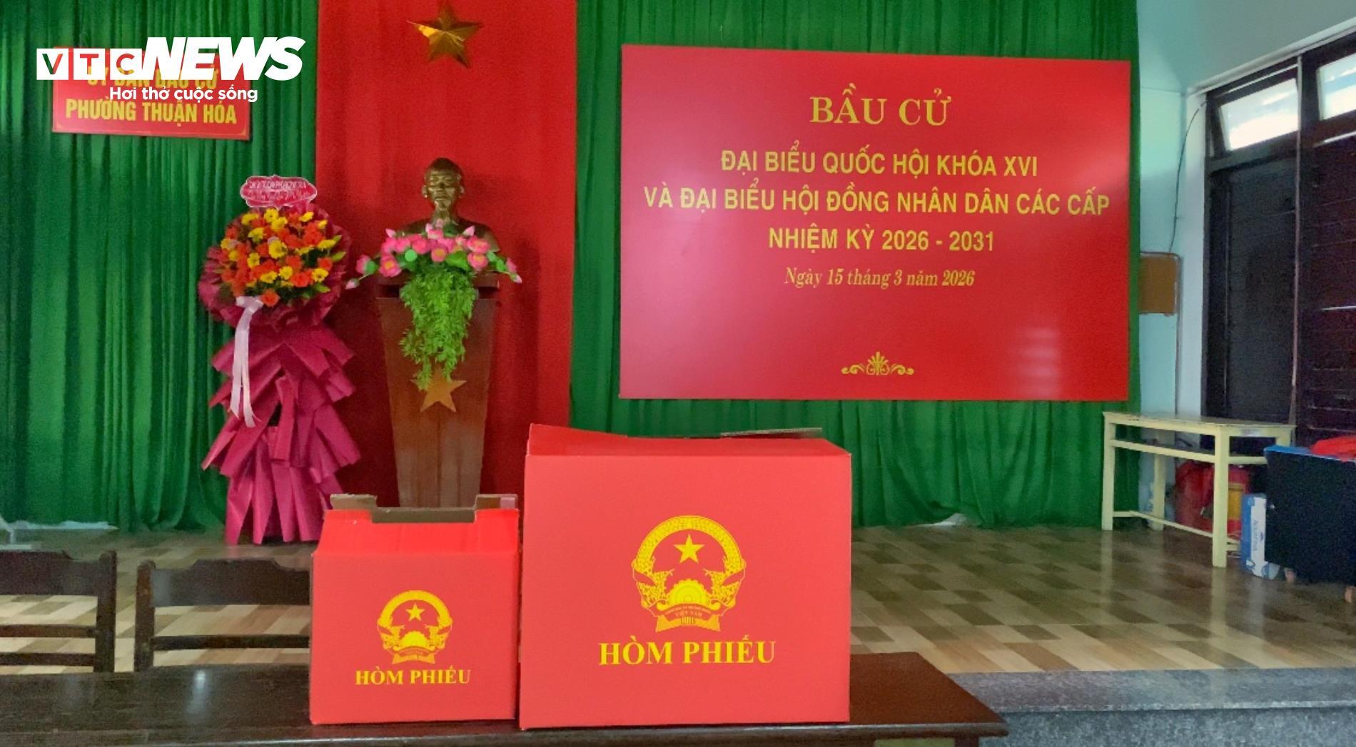  Huế rực rỡ cờ hoa, mừng ngày hội toàn dân đi bầu cử - 7