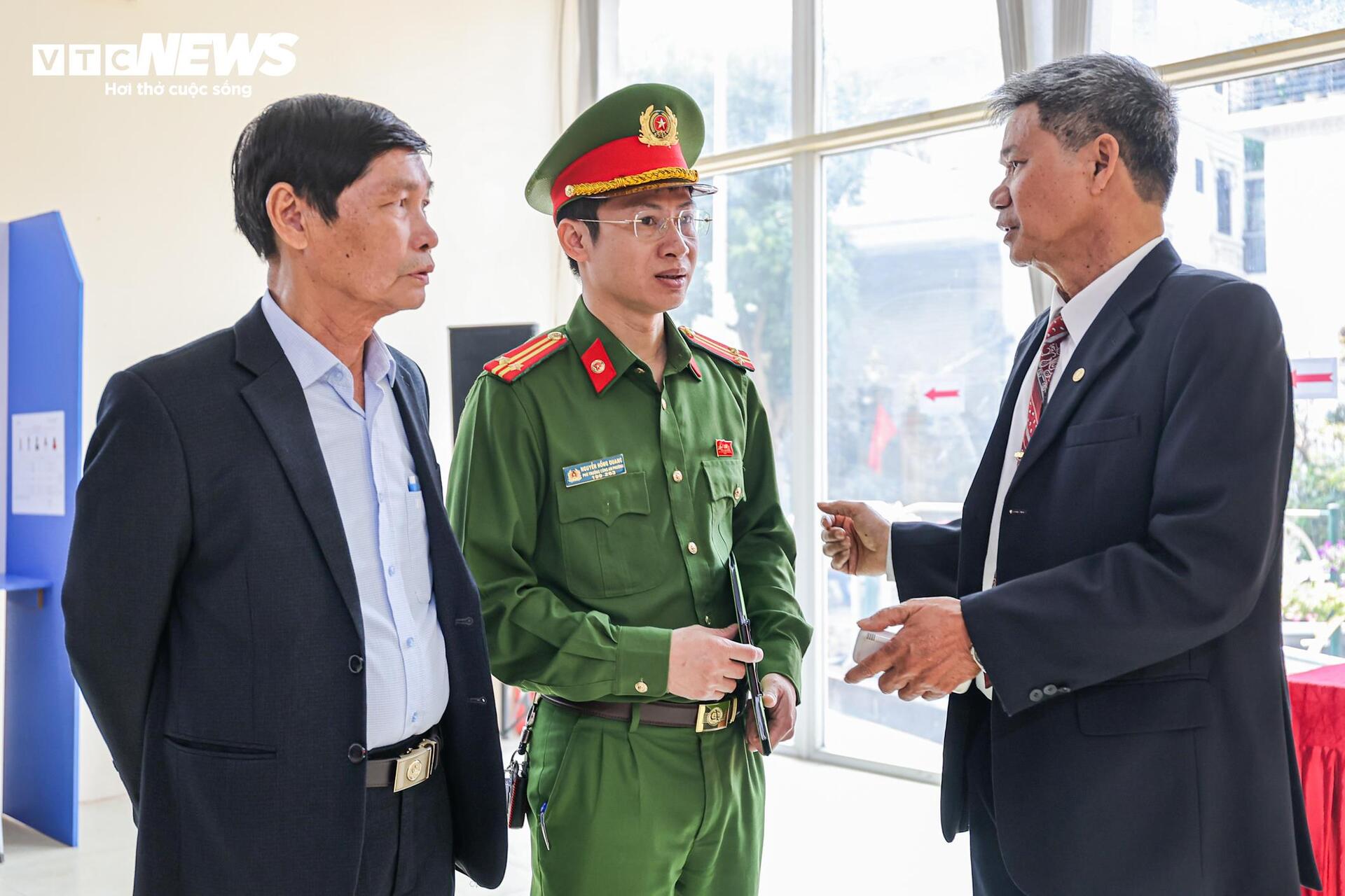 Công an Hà Nội trực 24/24, đảm bảo tuyệt đối an ninh cho ngày bầu cử - 8