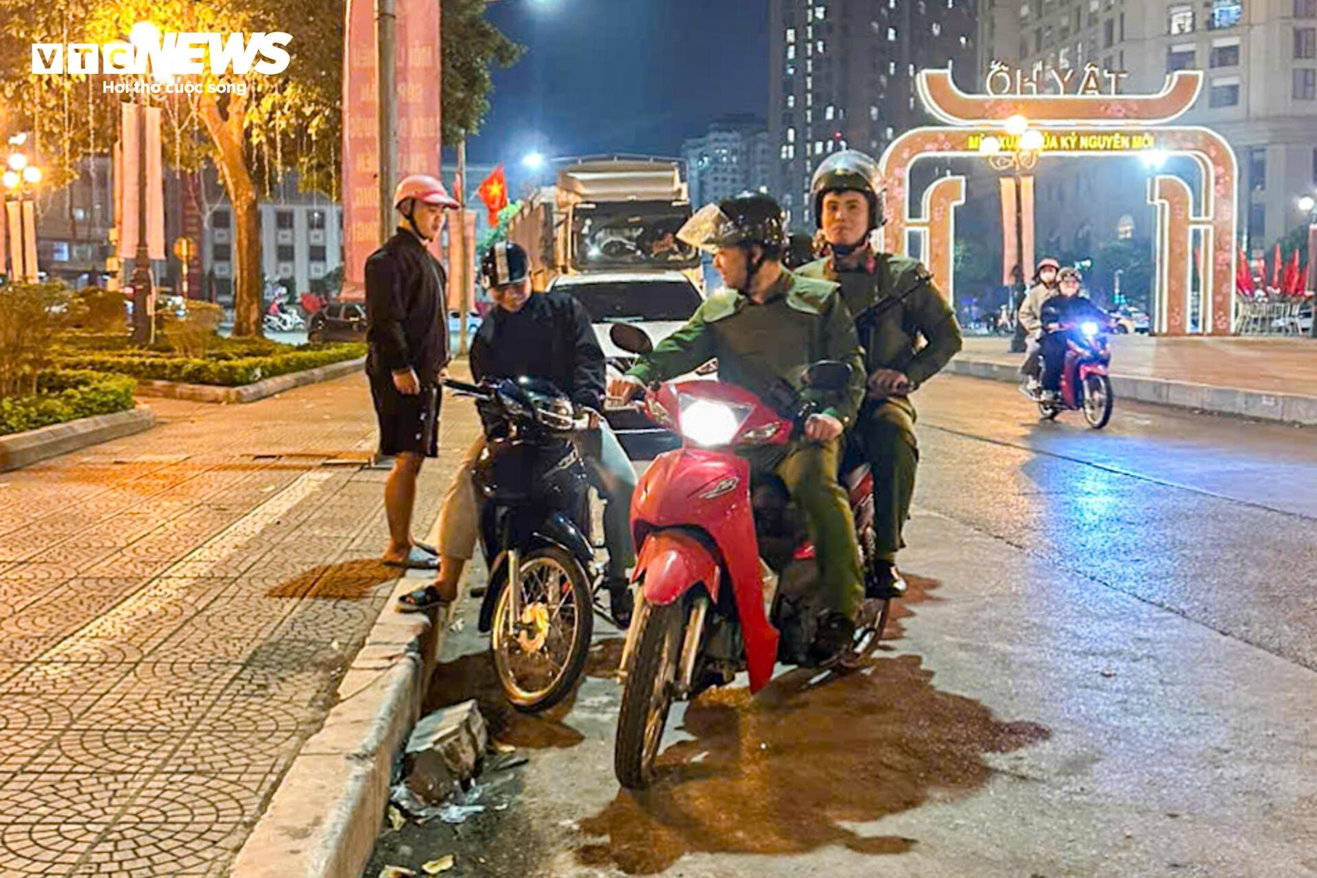 Công an Hà Nội trực 24/24, đảm bảo tuyệt đối an ninh cho ngày bầu cử - 16