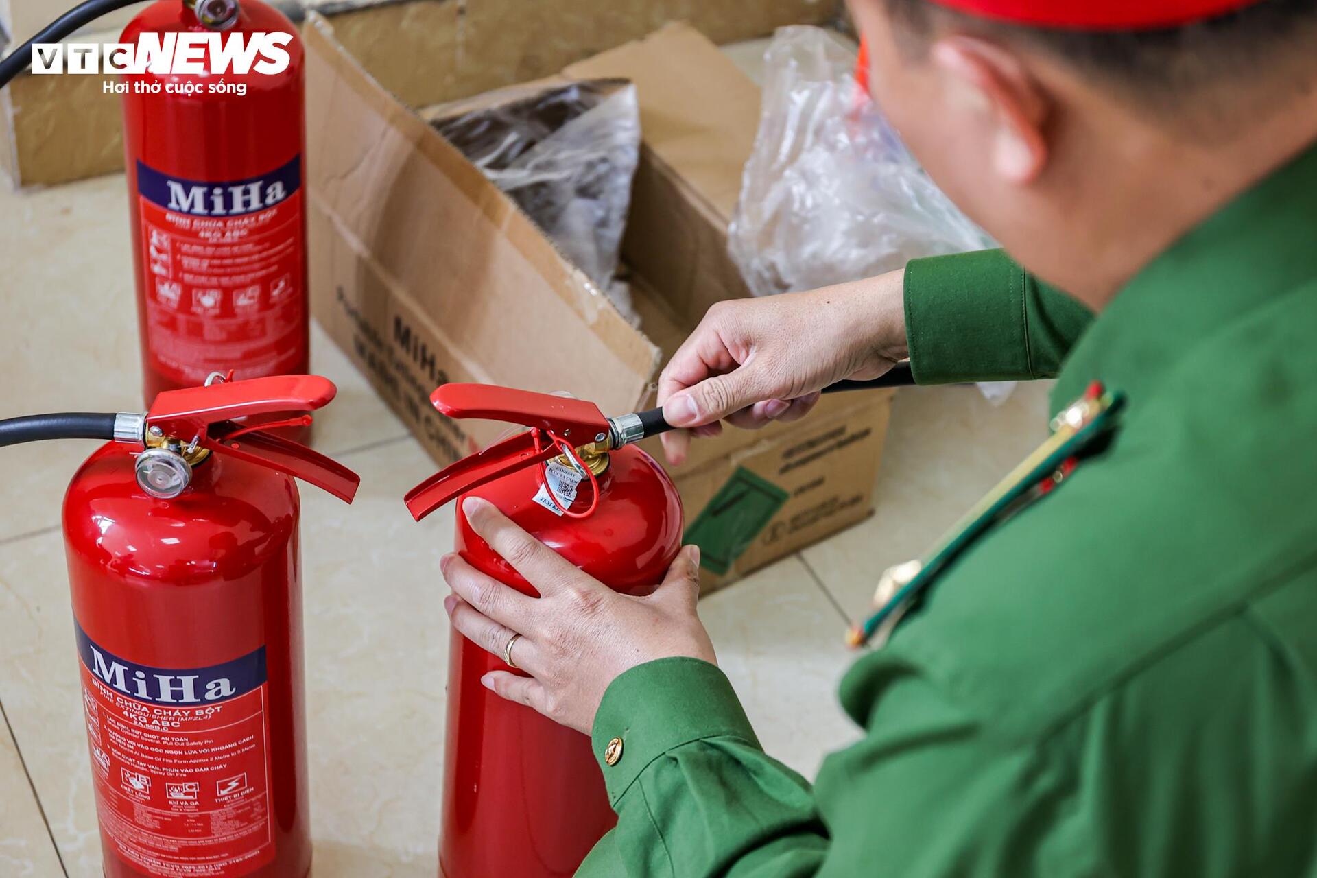 Công an Hà Nội trực 24/24, đảm bảo tuyệt đối an ninh cho ngày bầu cử - 10