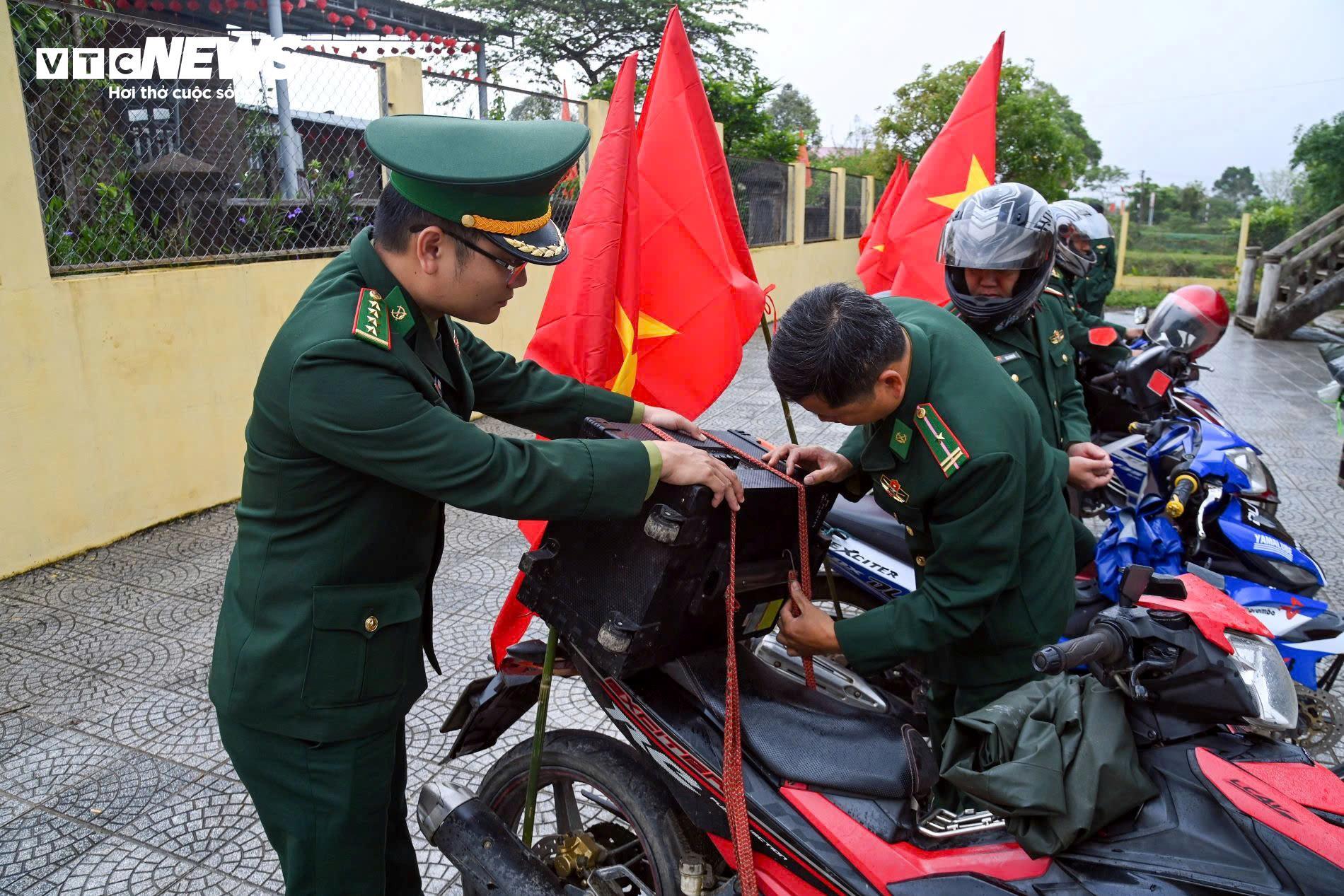 Theo chân bộ đội biên phòng tuyên truyền cho ngày bầu cử ở rẻo cao A Lưới - 6