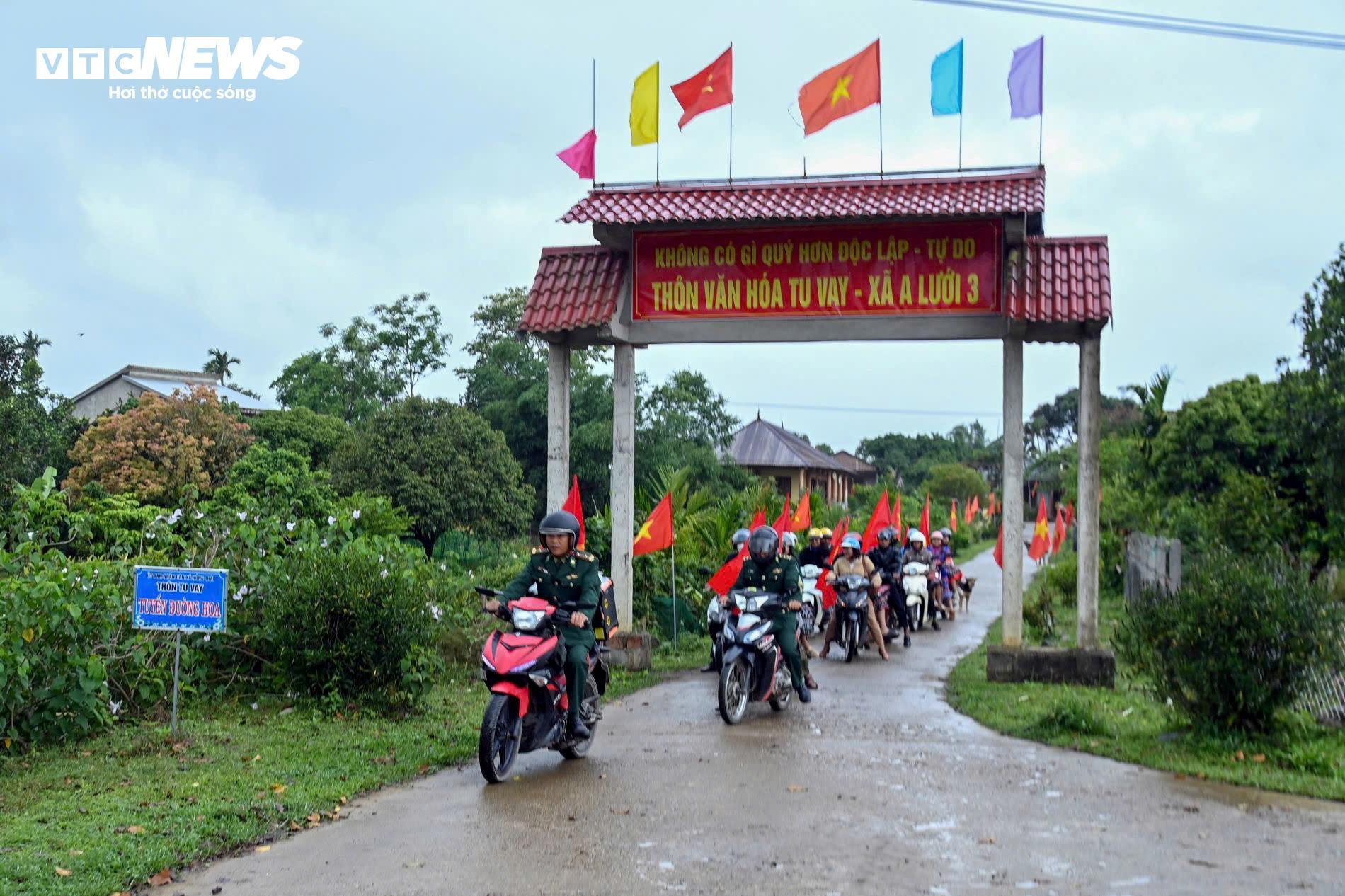 Theo chân bộ đội biên phòng tuyên truyền cho ngày bầu cử ở rẻo cao A Lưới - 7