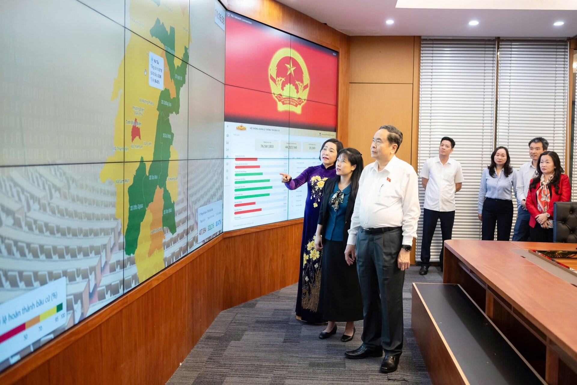 Lá phiếu gửi gắm niềm tin và khát vọng phát triển của đất nước - 2