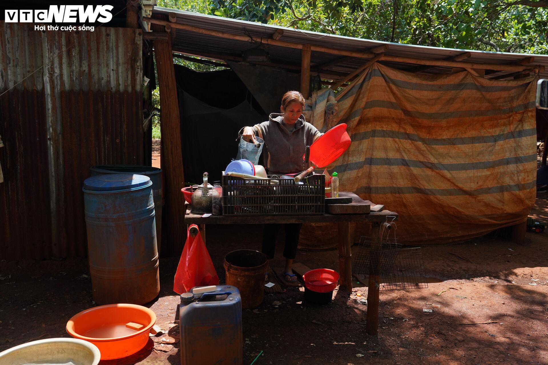 Nhà bị 'treo cao' ở Đồng Nai: Sau lời xin lỗi, dân mong 'chốt' thời điểm hỗ trợ - 3