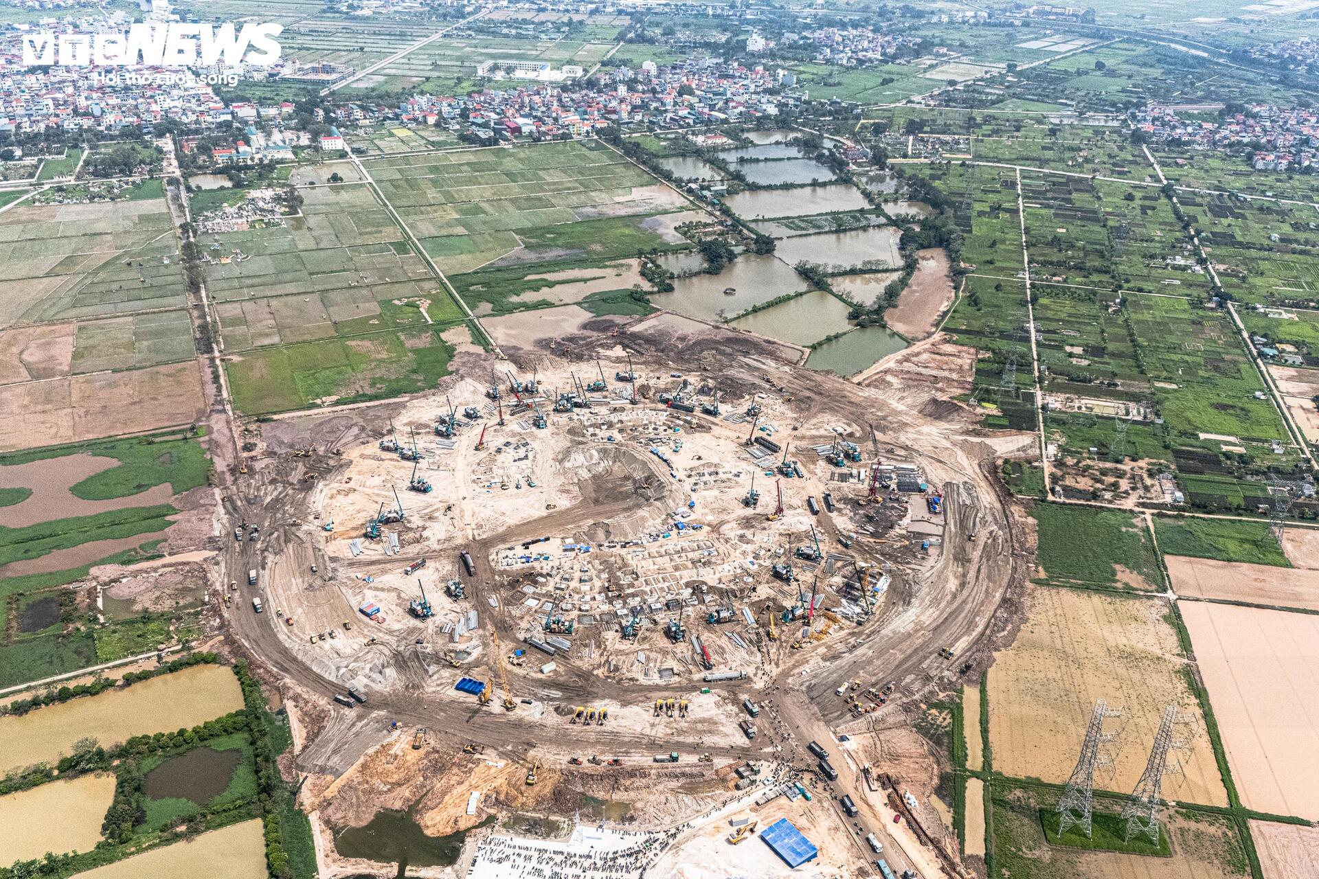 Hình hài sân vận động Trống Đồng lớn nhất thế giới ở ngoại thành Hà Nội - 13