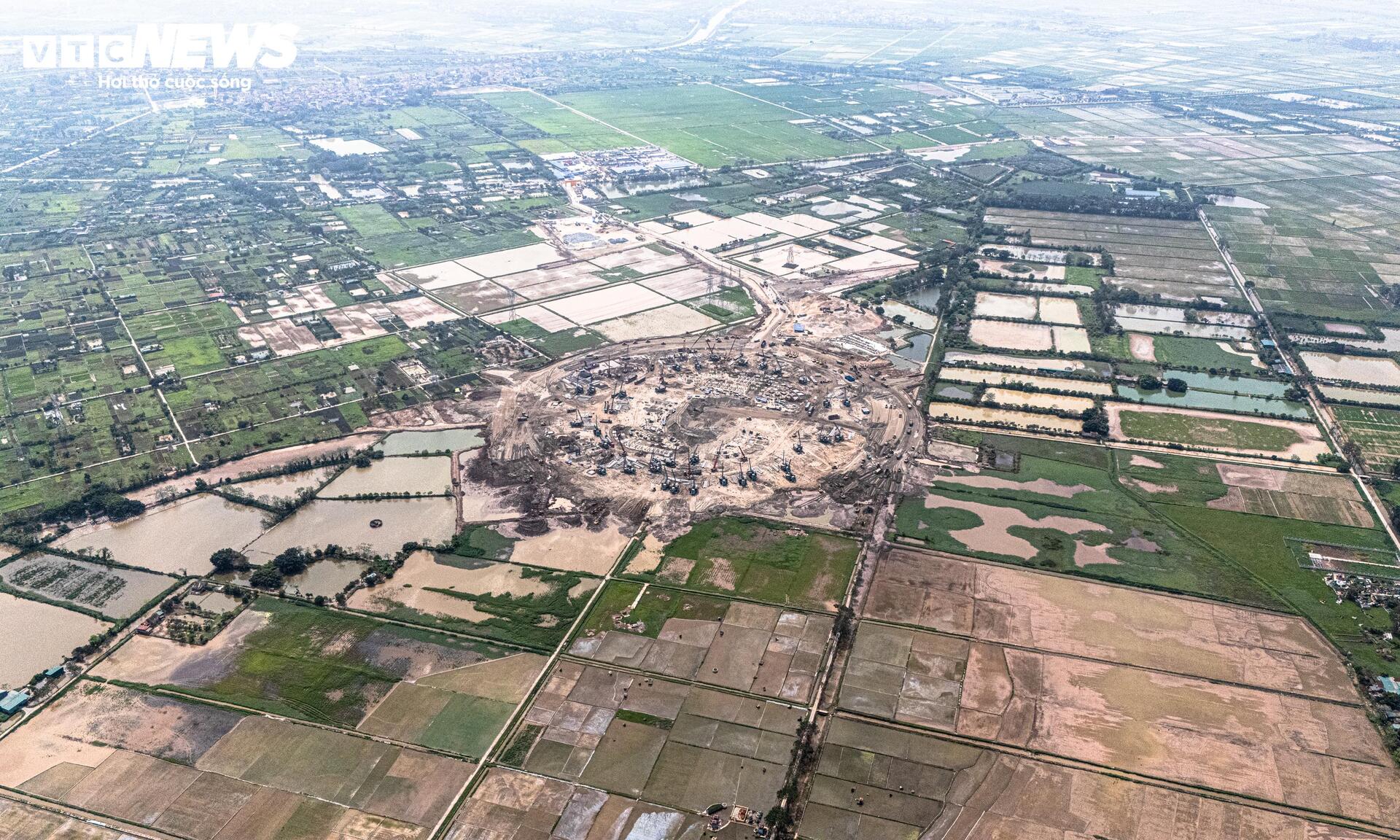 Hình hài sân vận động Trống Đồng lớn nhất thế giới ở ngoại thành Hà Nội - 4