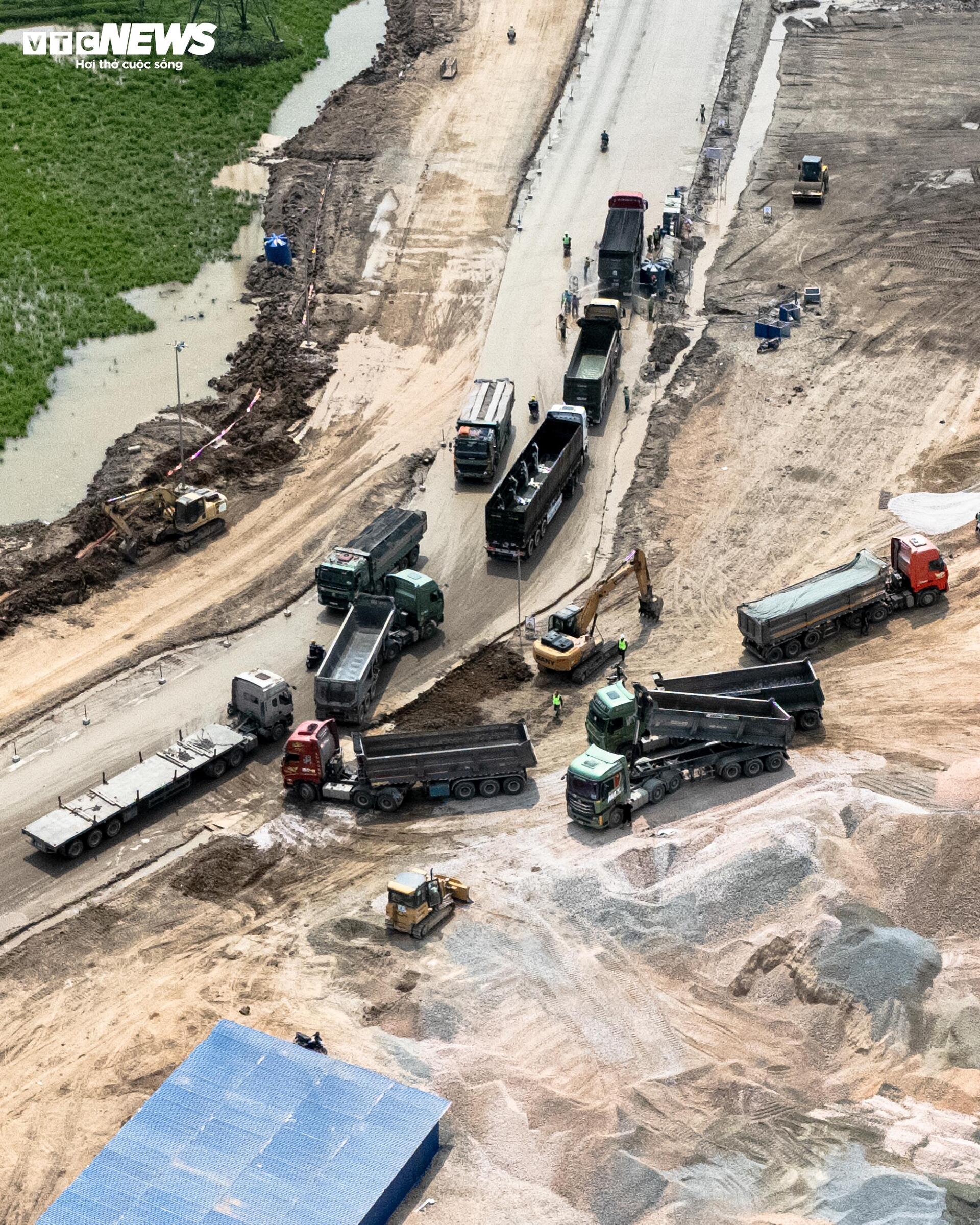 Hình hài sân vận động Trống Đồng lớn nhất thế giới ở ngoại thành Hà Nội - 9