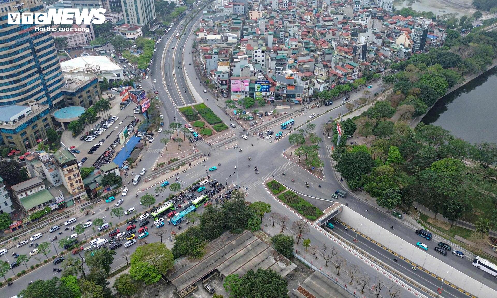 Hiện trạng 2 khu vực sắp xây thêm cầu vượt để giảm ùn tắc tại Hà Nội - 1