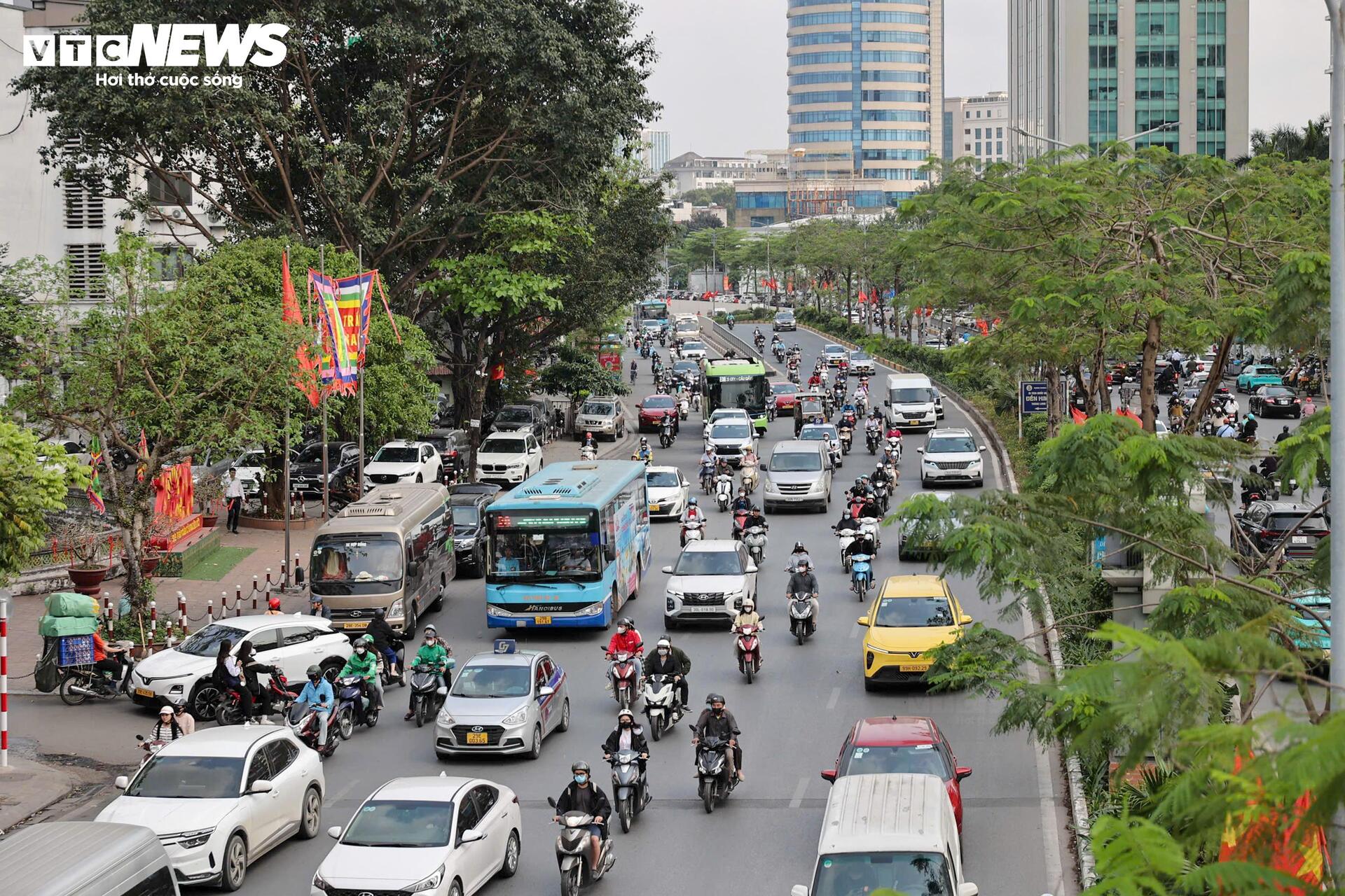 Hiện trạng 2 khu vực sắp xây thêm cầu vượt để giảm ùn tắc tại Hà Nội - 4