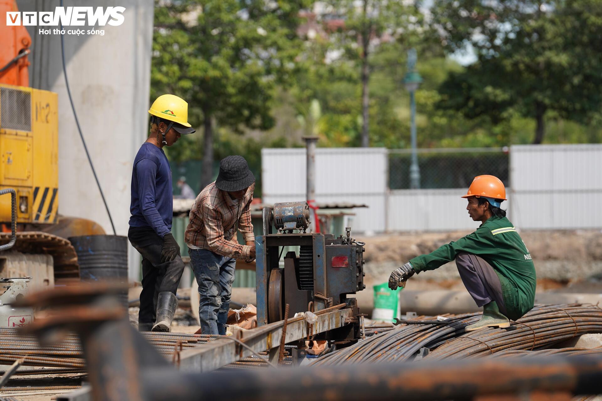 Cận cảnh dự án nút giao hiện đại bậc nhất TP.HCM sau nhiều lần chậm tiến độ - 9