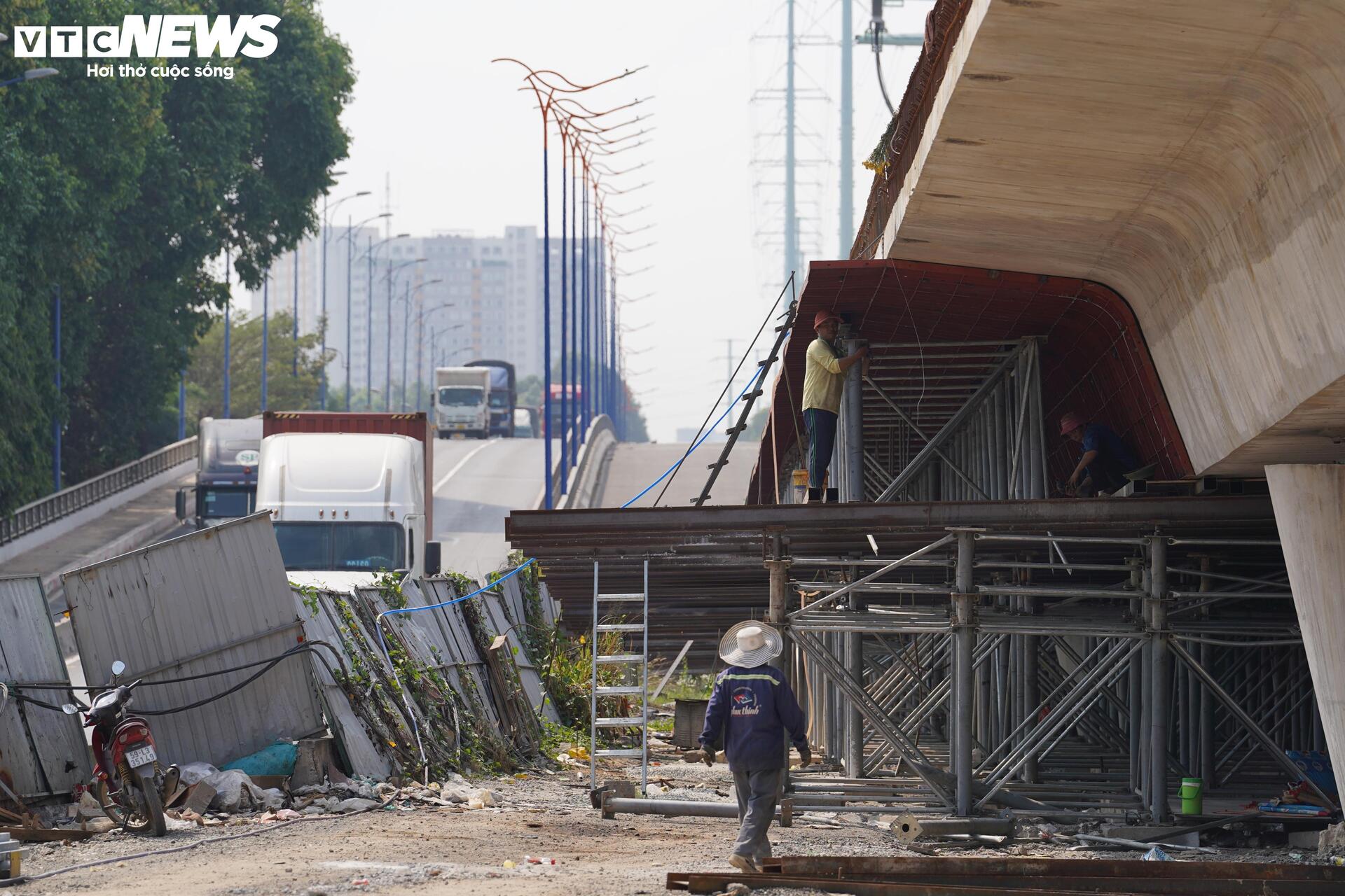 Cận cảnh dự án nút giao hiện đại bậc nhất TP.HCM sau nhiều lần chậm tiến độ - 10