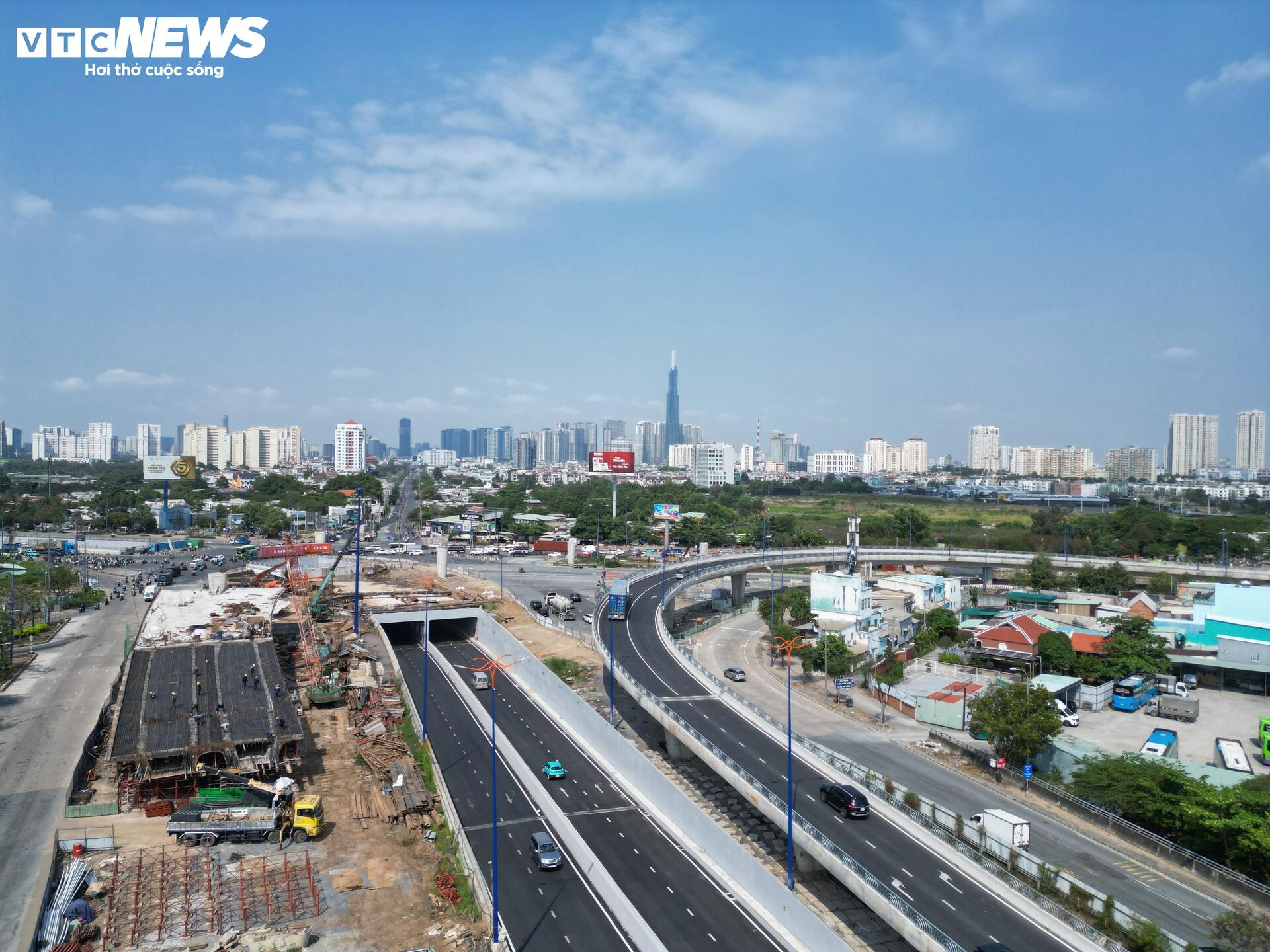 Cận cảnh dự án nút giao hiện đại bậc nhất TP.HCM sau nhiều lần chậm tiến độ - 2