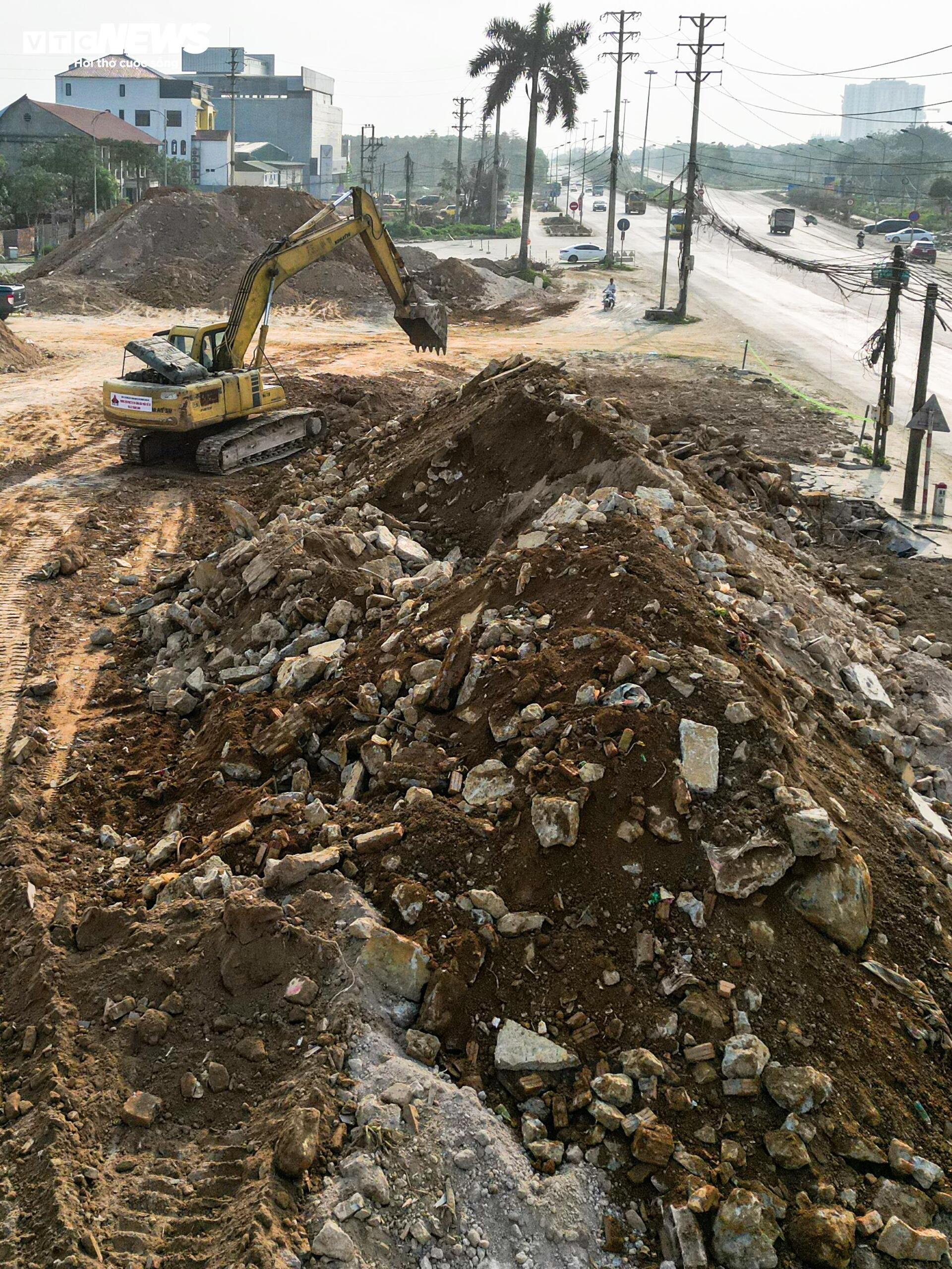 Mục sở thị công trường cao tốc 5.200 tỷ đồng nối đại lộ dài nhất Việt Nam - 11