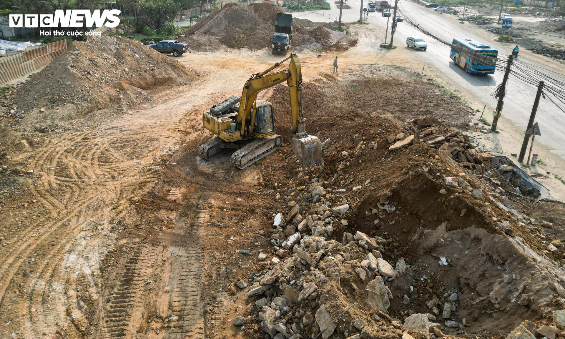 Mục sở thị công trường cao tốc 5.200 tỷ đồng nối đại lộ dài nhất Việt Nam - 5