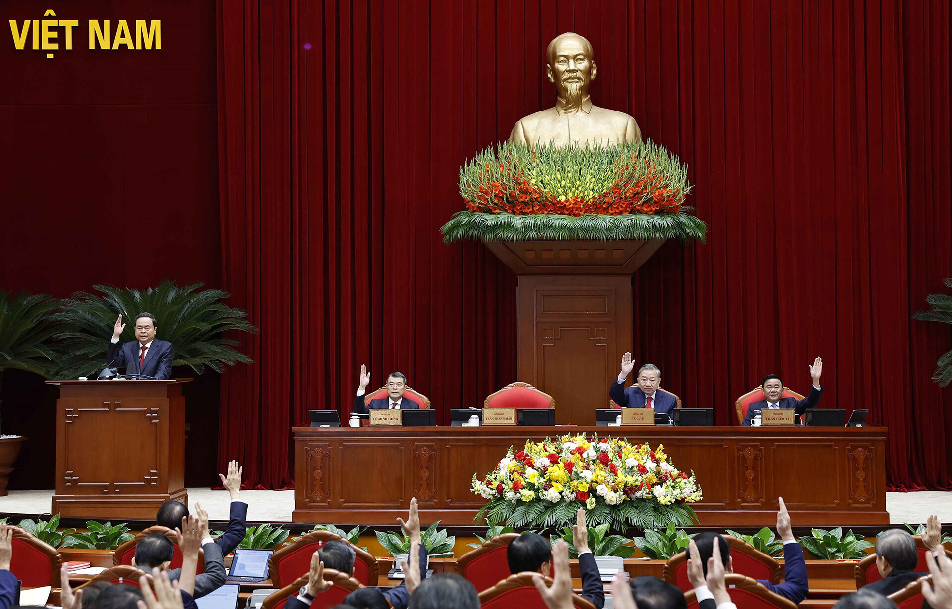 Toàn cảnh phiên khai mạc Hội nghị lần thứ 2 Ban Chấp hành Trung ương khóa XIV - 5