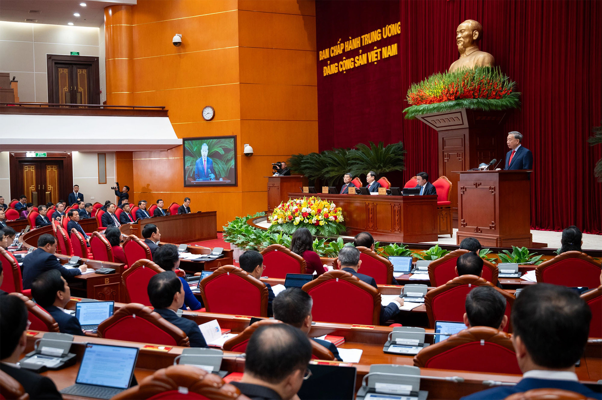 Toàn cảnh phiên khai mạc Hội nghị lần thứ 2 Ban Chấp hành Trung ương khóa XIV - 8