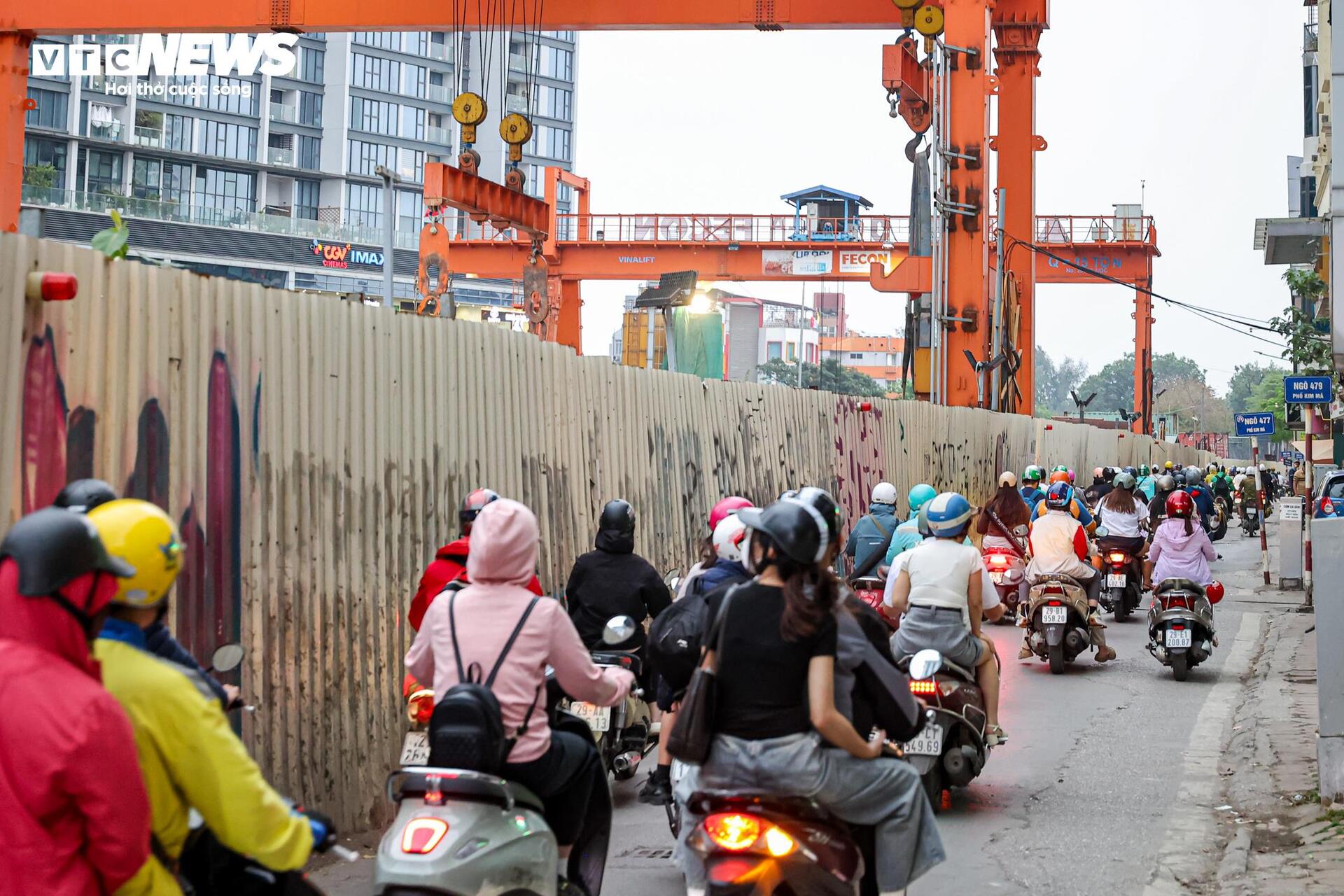 Lô cốt metro Nhổn-ga Hà Nội án ngữ gần chục năm, phố trung tâm thành 'phố chết' - 9