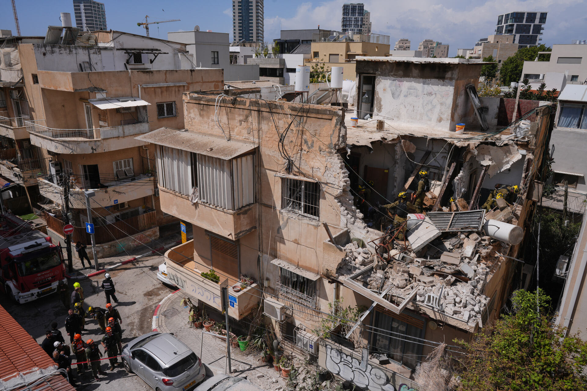 Thủ đô Israel oằn mình hứng 7 đợt tên lửa Iran dội xuống suốt từ đêm đến sáng - 8