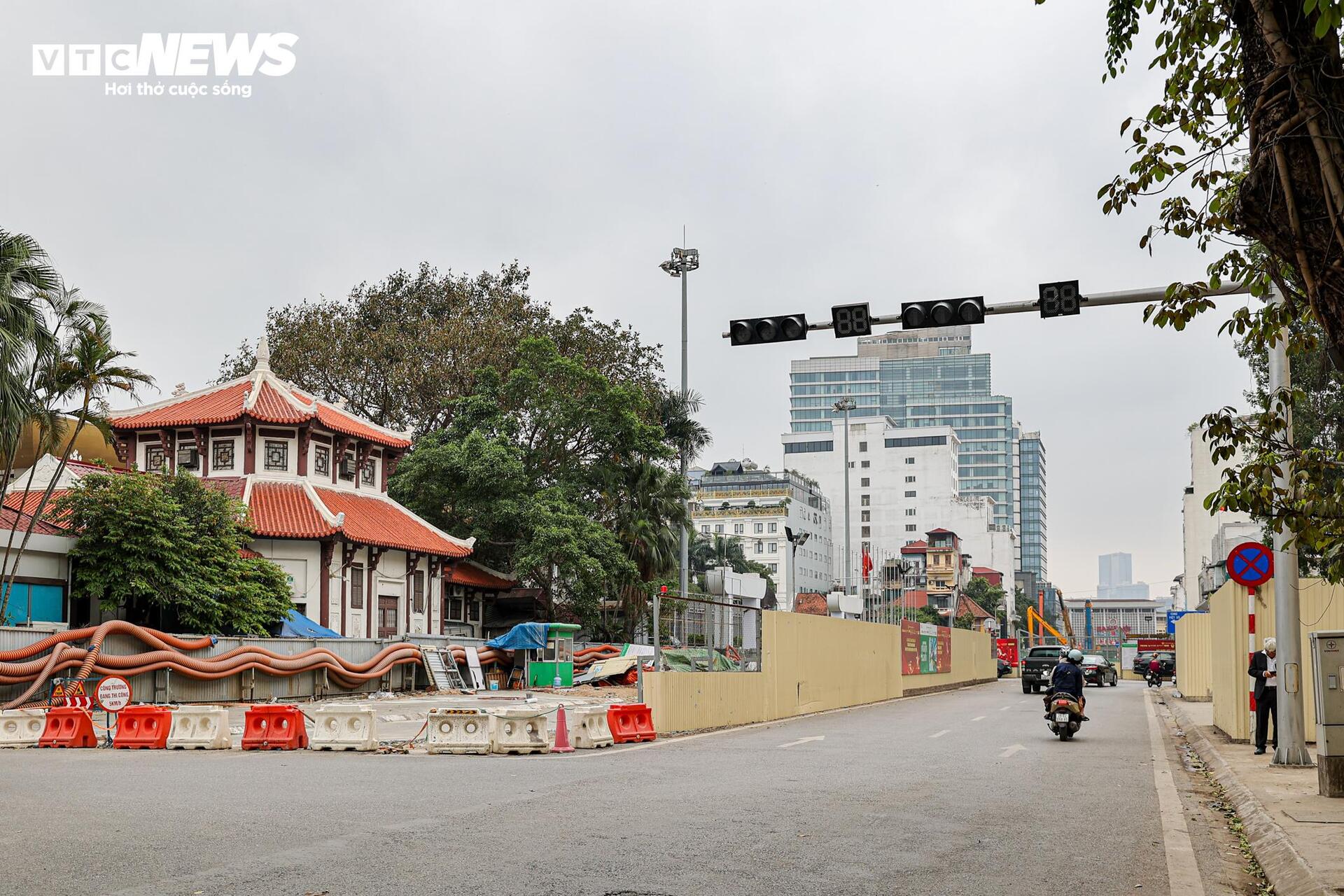 Lô cốt metro Nhổn-ga Hà Nội án ngữ gần chục năm, phố trung tâm thành 'phố chết' - 21