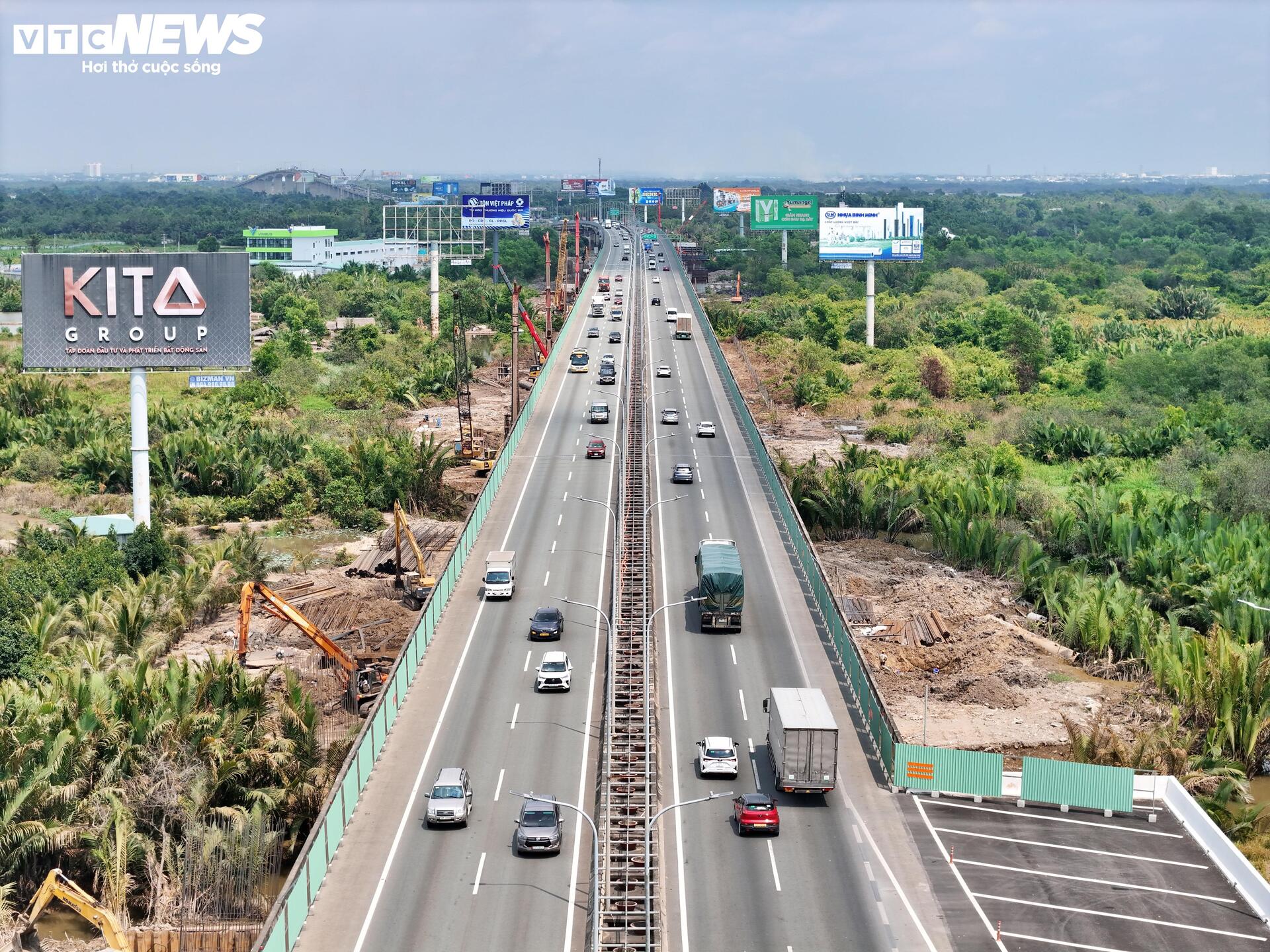 Cận cảnh cao tốc TP.HCM - Long Thành sau hơn nửa năm thi công mở rộng - 11