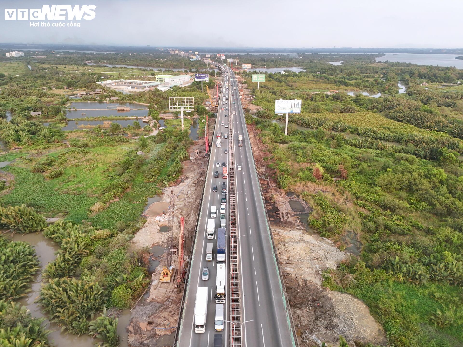 Cận cảnh cao tốc TP.HCM - Long Thành sau hơn nửa năm thi công mở rộng - 9