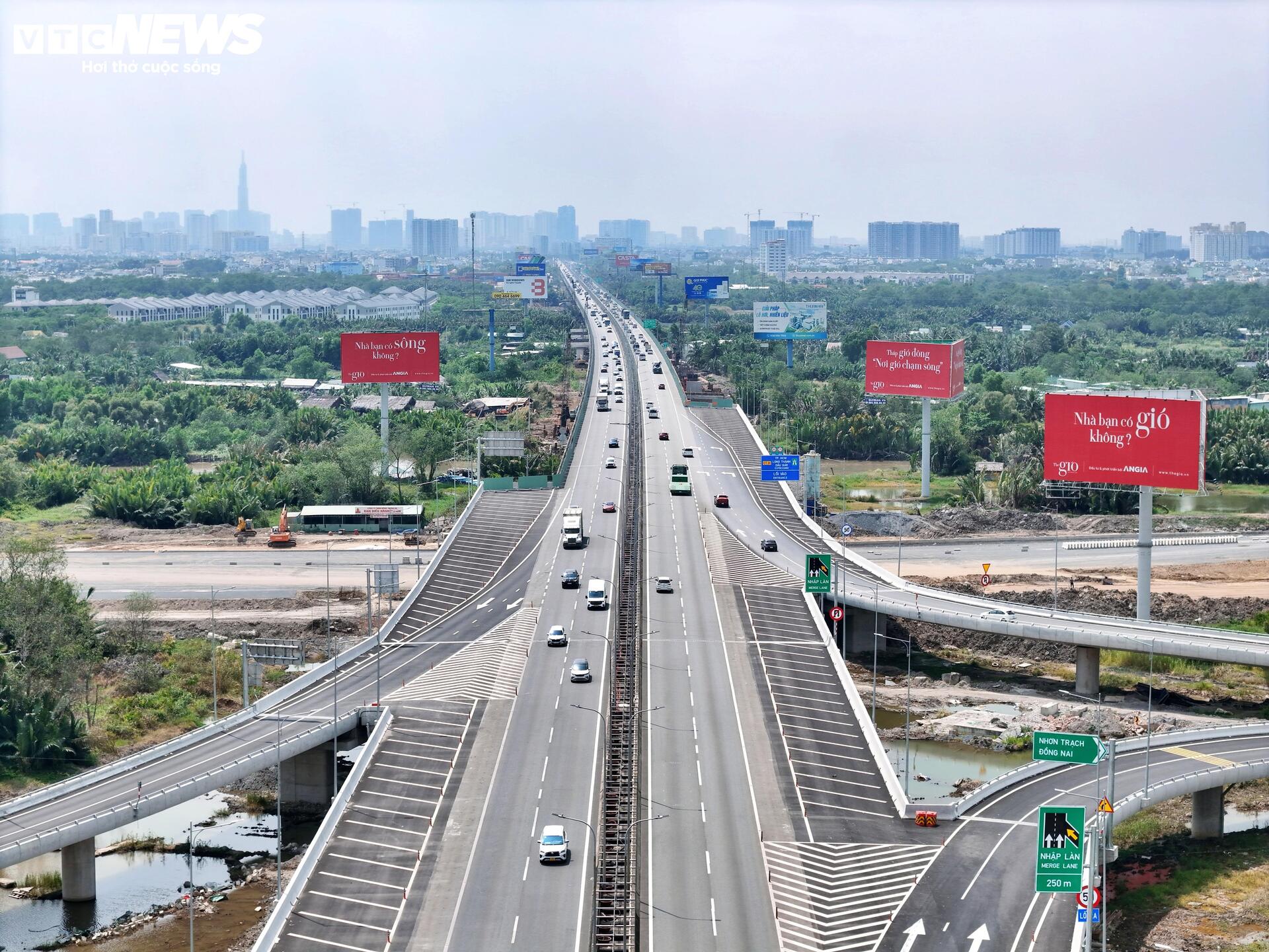 Cận cảnh cao tốc TP.HCM - Long Thành sau hơn nửa năm thi công mở rộng - 3