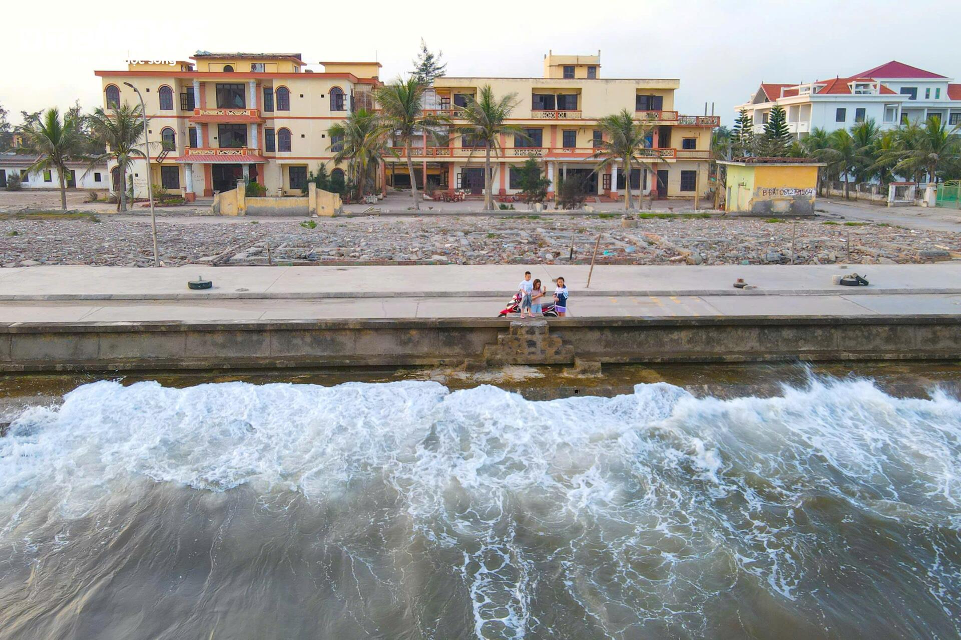 Cận cảnh hai bãi biển đang 'lột xác' thành thiên đường du lịch tại Ninh Bình - 11