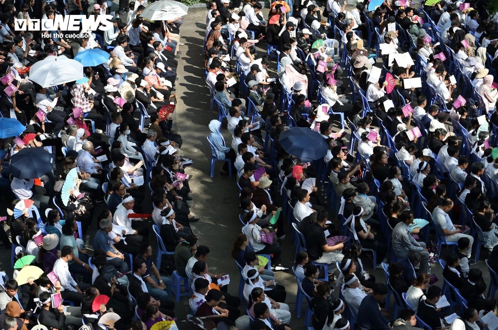 Thánh lễ an táng Đức Hồng y Gioan Baotixita Phạm Minh Mẫn - 13