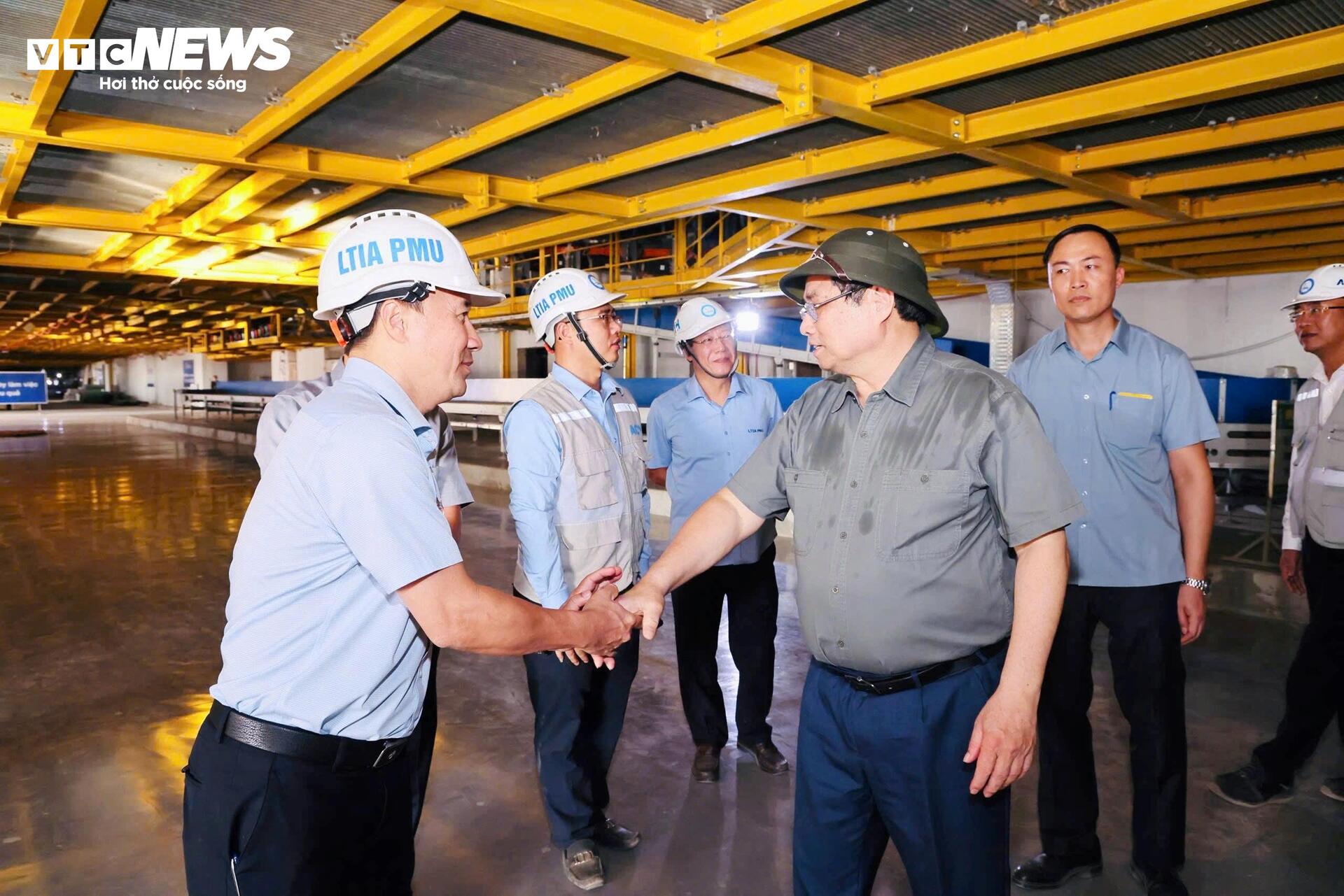 Thủ tướng: Không vì tiến độ mà ảnh hưởng chất lượng sân bay Long Thành - 1