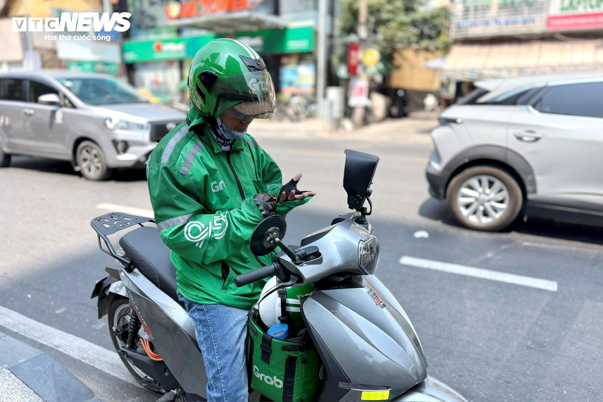 Nhiều tài xế xe công nghệ 'nhẹ gánh' khi chuyển sang xe điện - 2