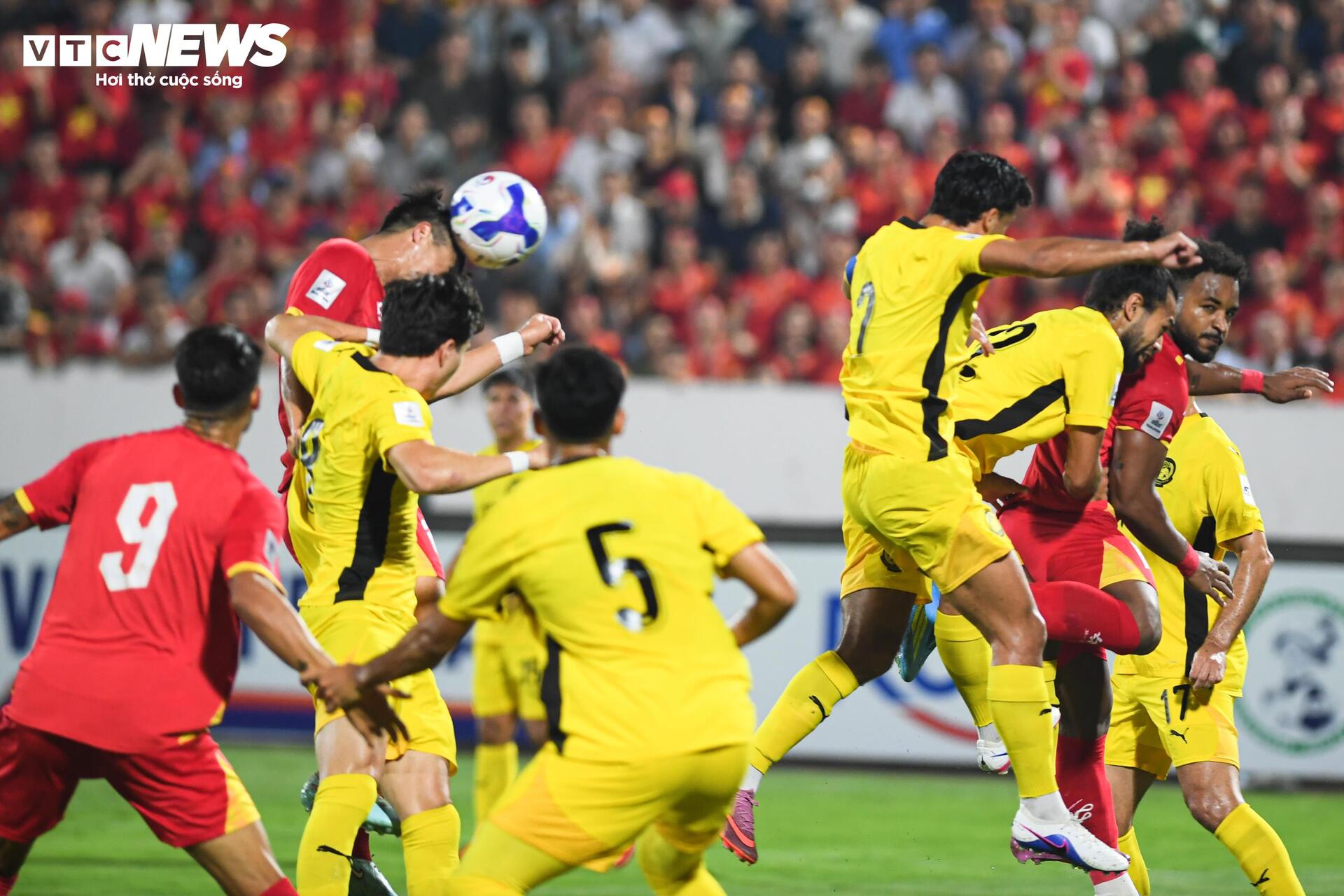 Xuân Son bùng nổ bên Hoàng Hên, HLV Malaysia cũng phải công nhận quá hay - 4