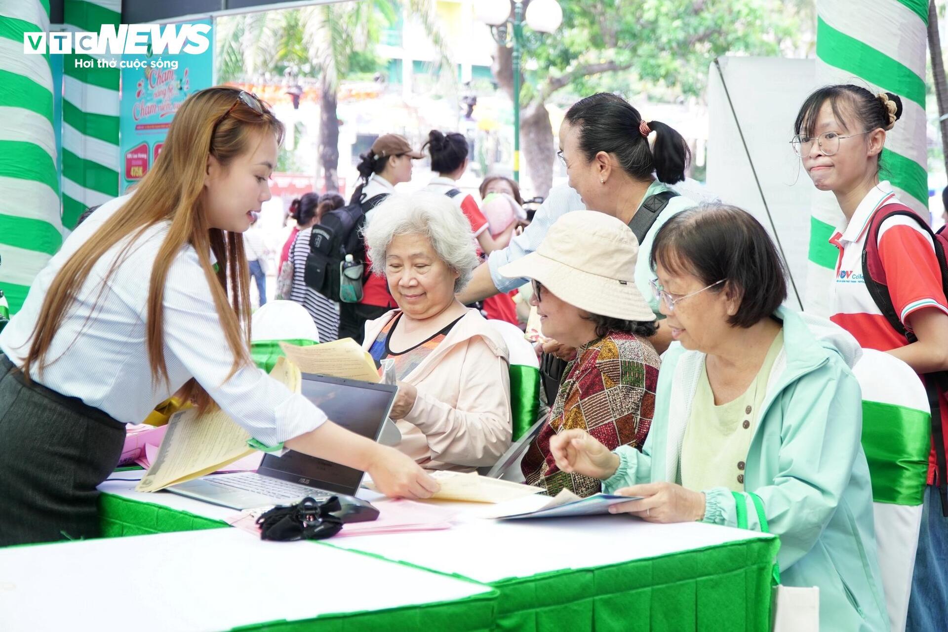 Doanh nghiệp lữ hành ‘đổi cách bán’ để giữ khách hè 2026 - 3