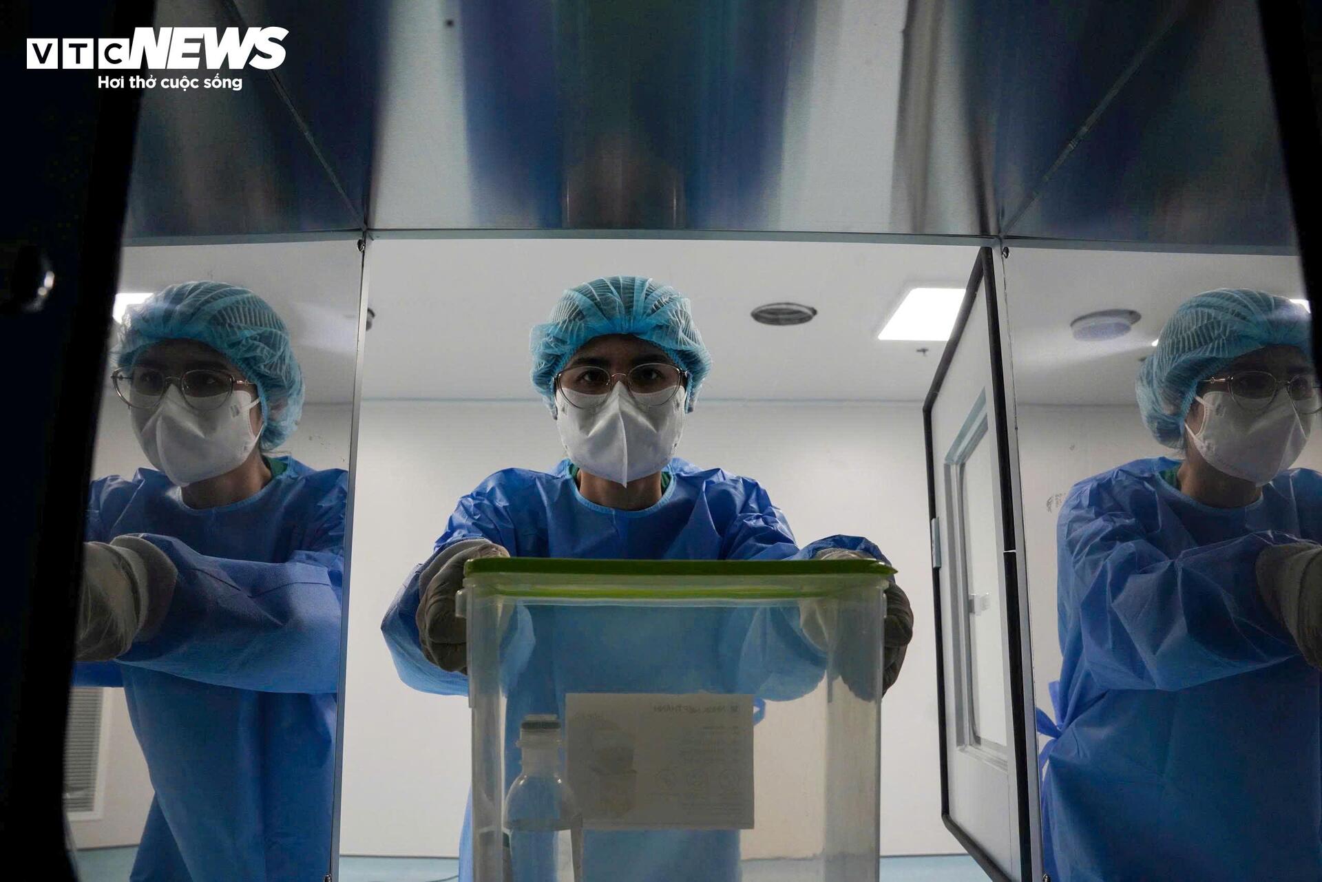 Cận cảnh hành trình đưa thuốc ung thư Nga từ phòng lạnh tới cơ thể bệnh nhân - 1