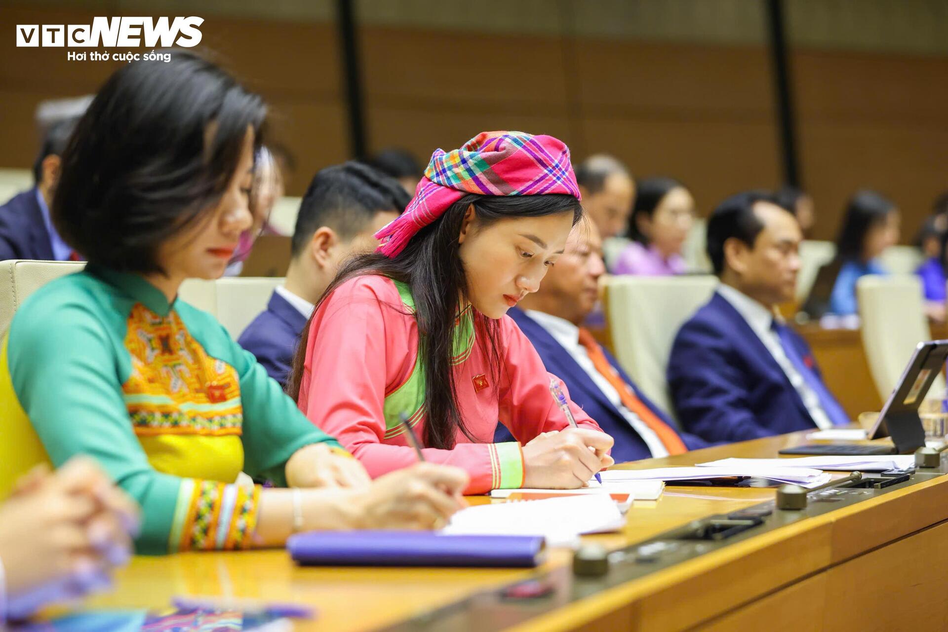 Toàn cảnh phiên khai mạc Kỳ họp thứ Nhất, Quốc hội khóa XVI - 10