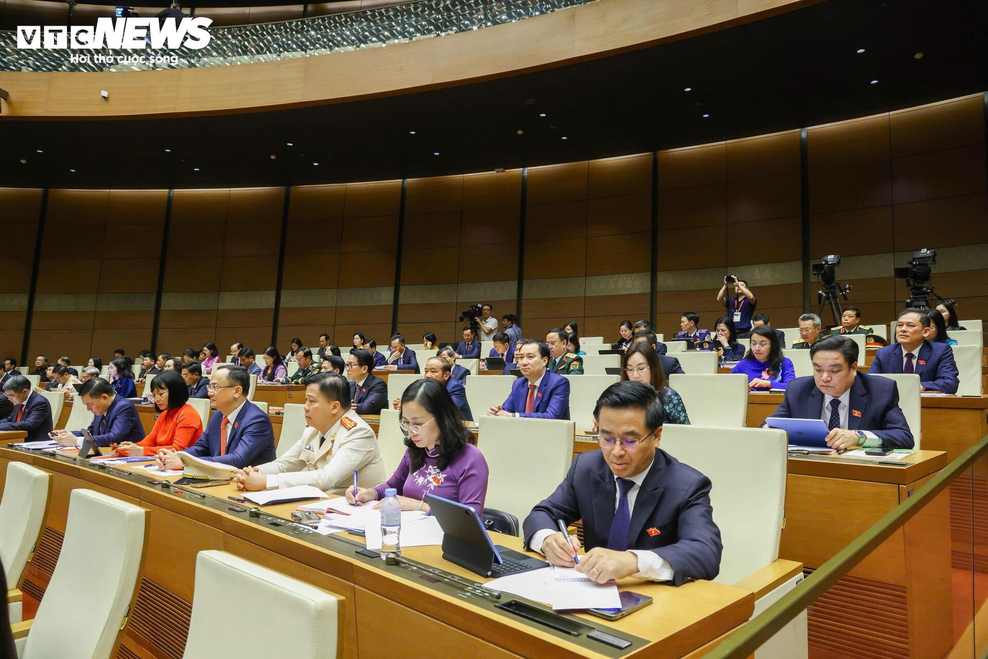 Toàn cảnh phiên khai mạc Kỳ họp thứ Nhất, Quốc hội khóa XVI - 11