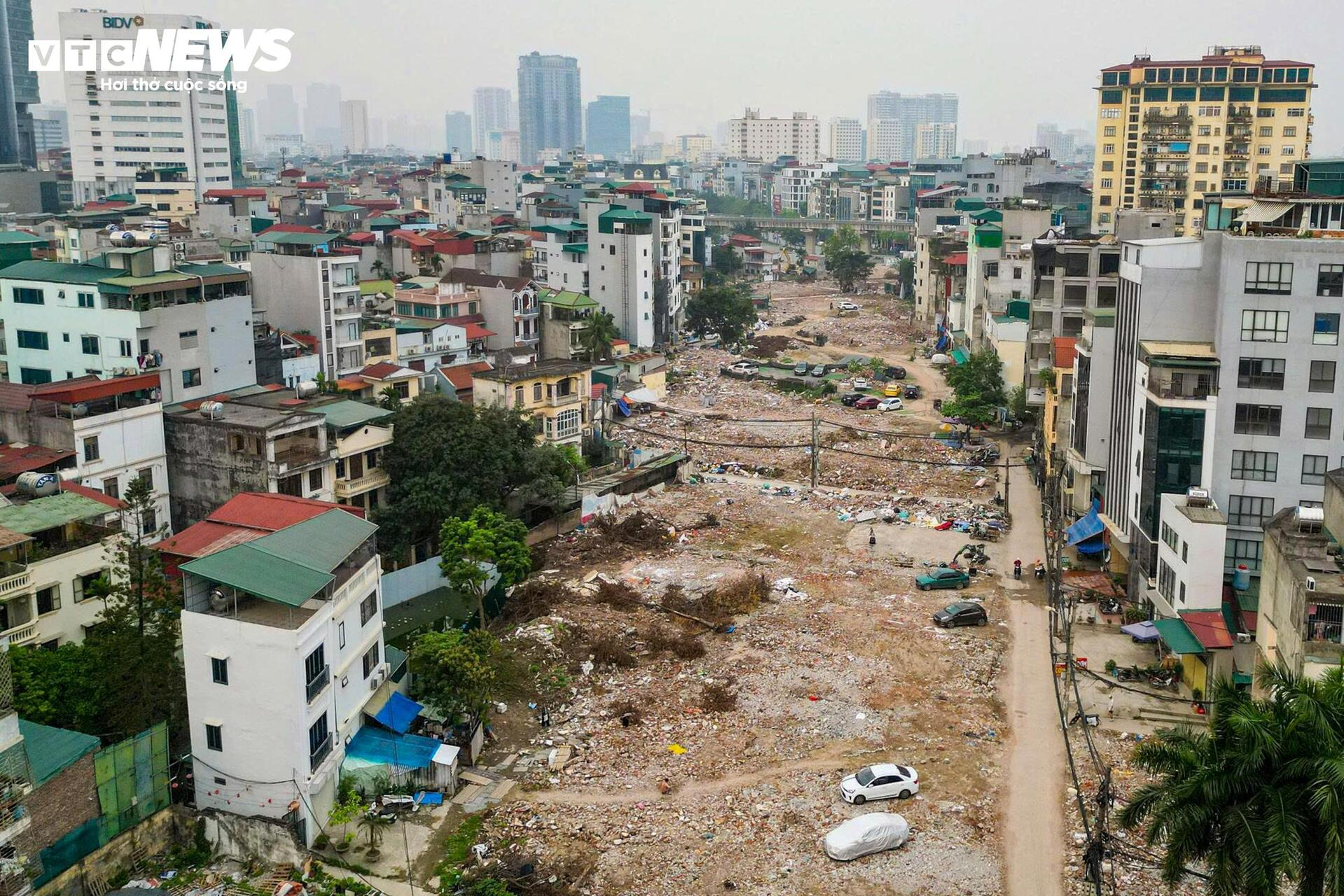 Công trường Vành đai 2,5 qua Cầu Giấy rầm rộ thi công sau khi gỡ vướng mặt bằng - 13