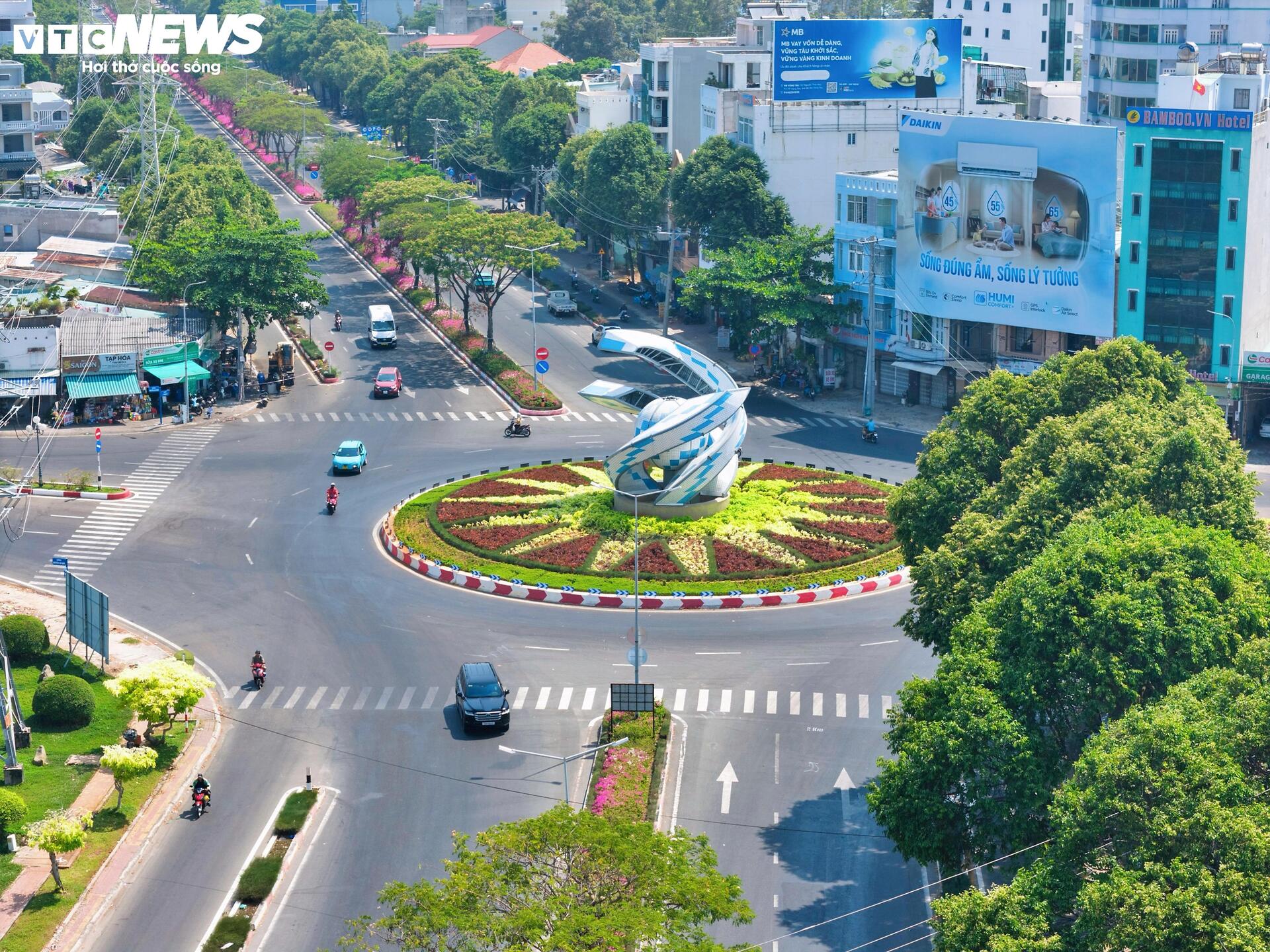 Đường nối ra biển đẹp nhất TP.HCM trước ngày mở rộng 8 làn xe - 11