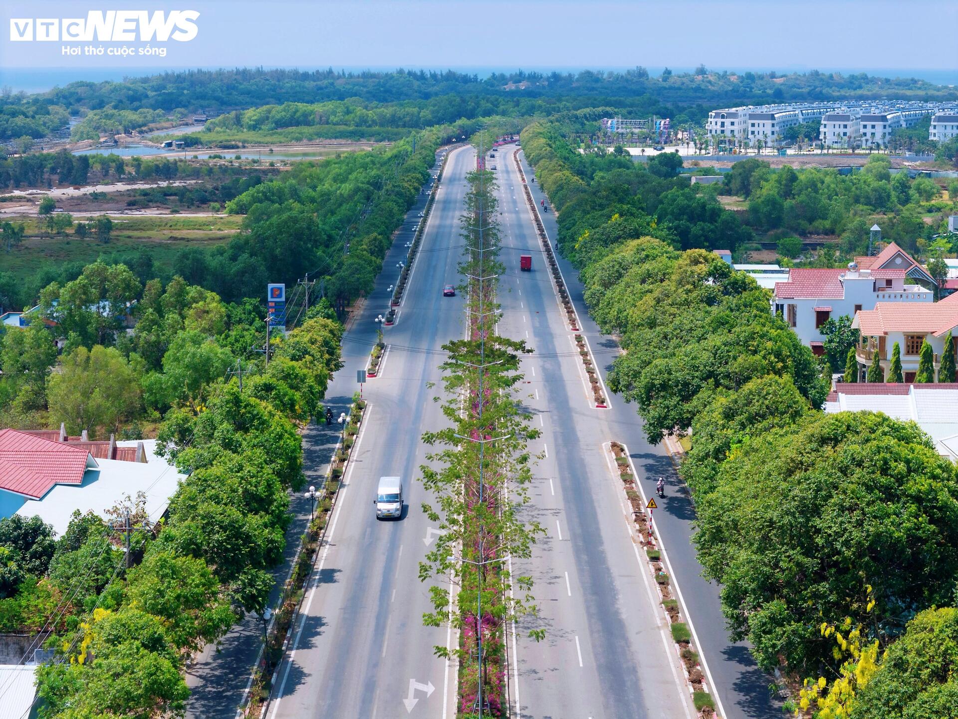 Đường nối ra biển đẹp nhất TP.HCM trước ngày mở rộng 8 làn xe - 3