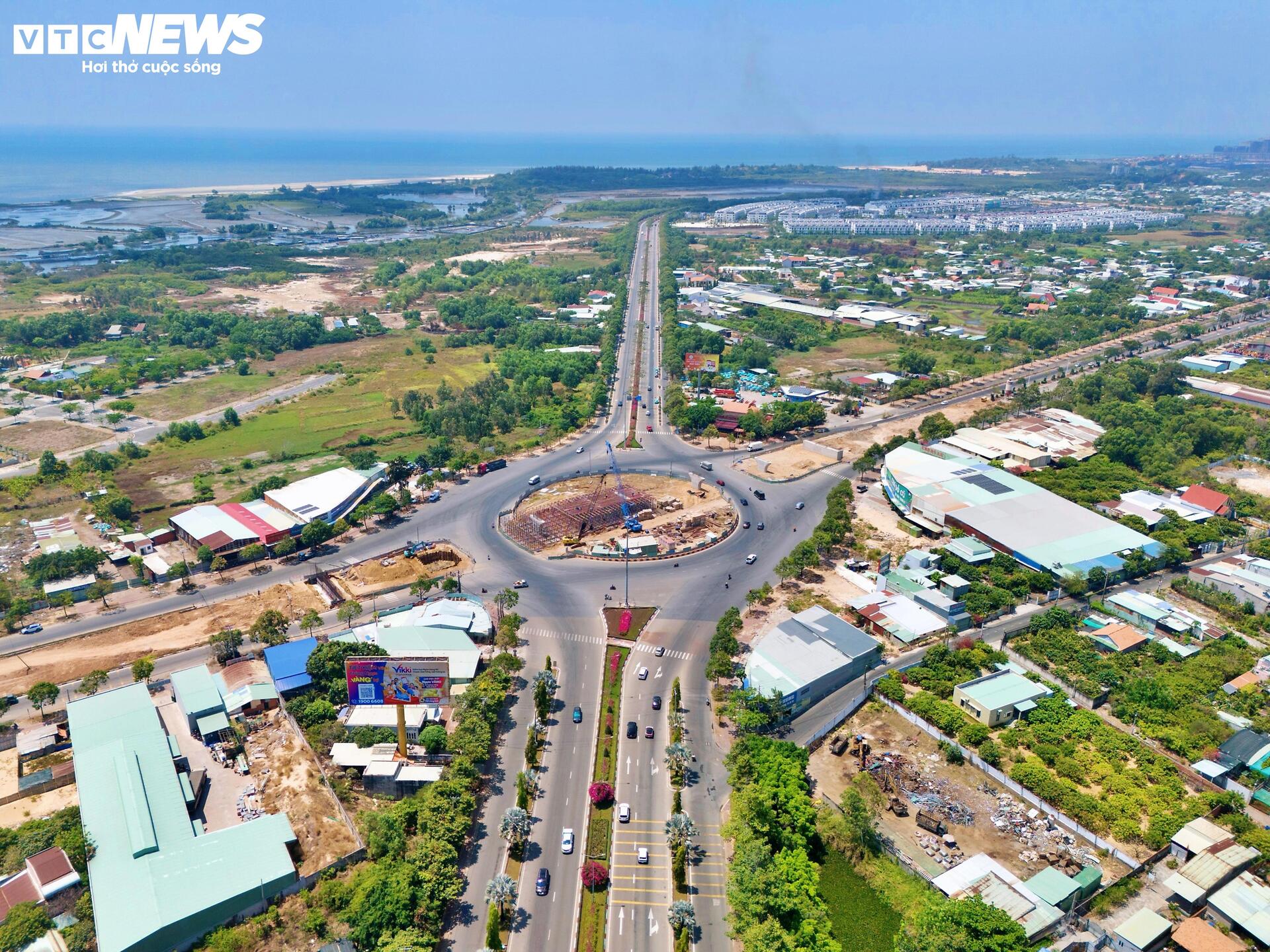 Đường nối ra biển đẹp nhất TP.HCM trước ngày mở rộng 8 làn xe - 1