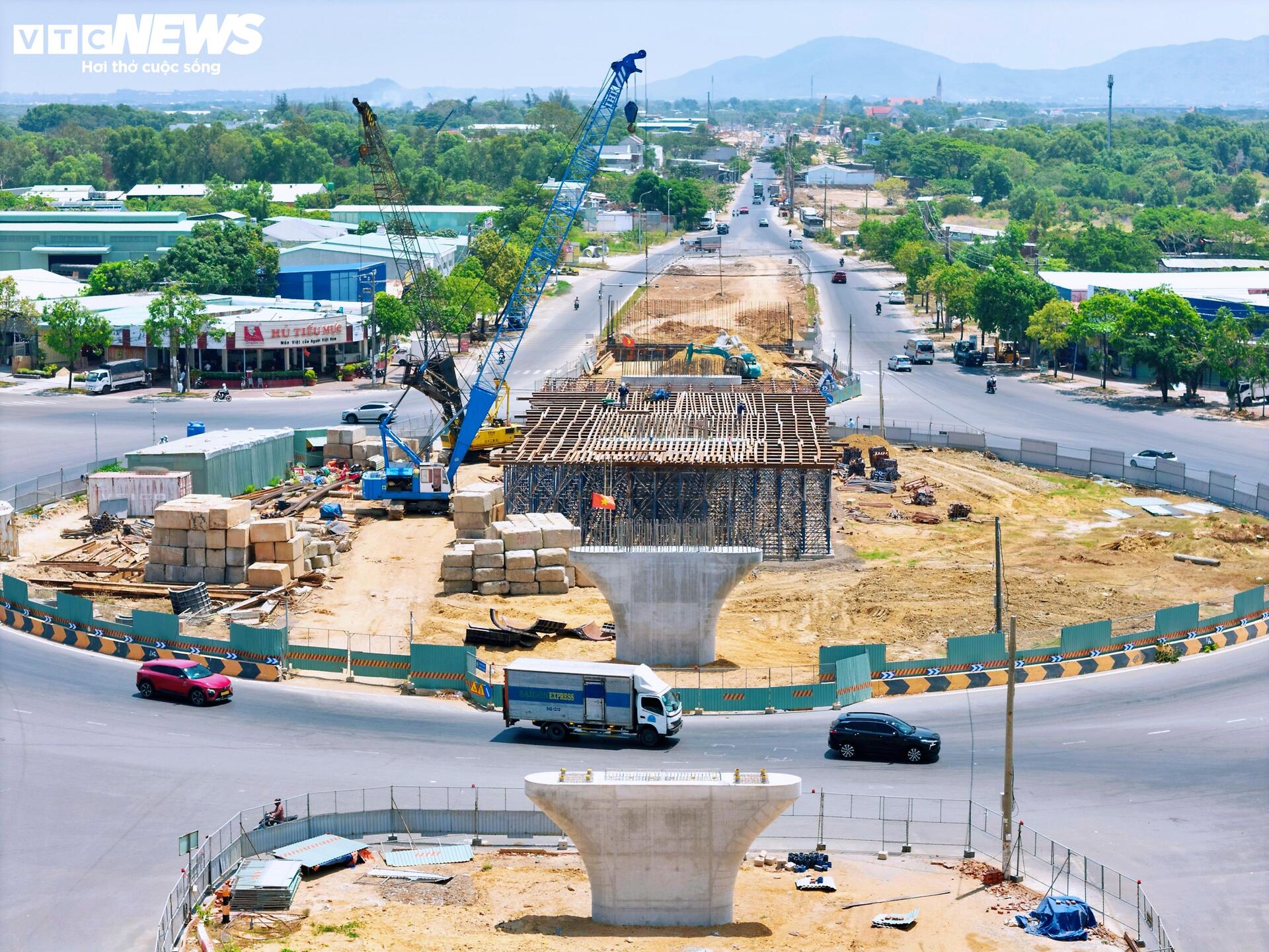 Đường nối ra biển đẹp nhất TP.HCM trước ngày mở rộng 8 làn xe - 12