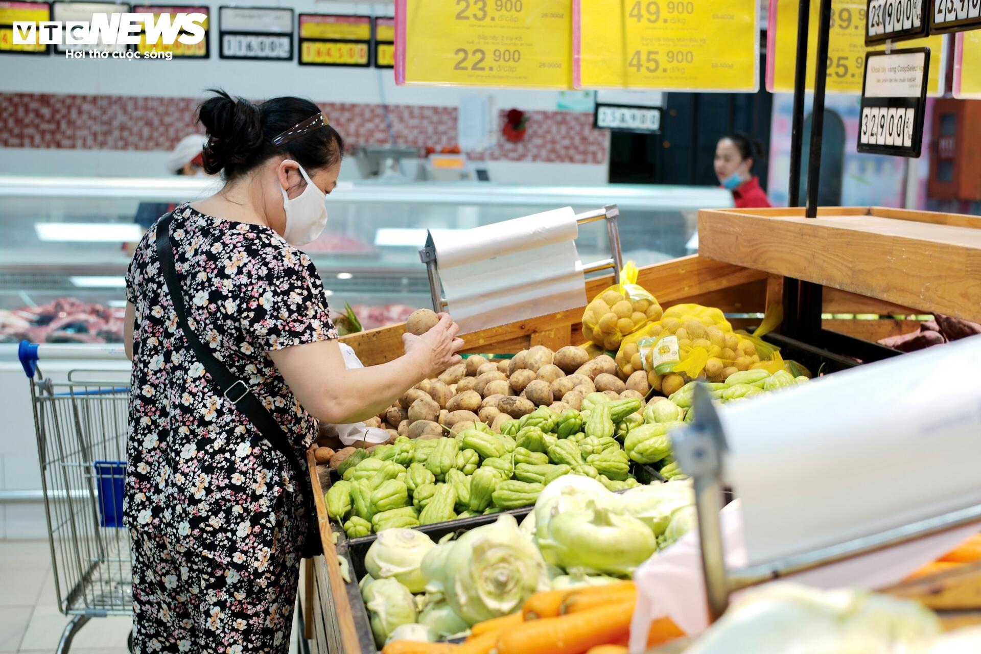 Hà Nội đắt đỏ: Bài toán chi phí sống và ‘bẫy đô thị’ với người thu nhập thấp - 4