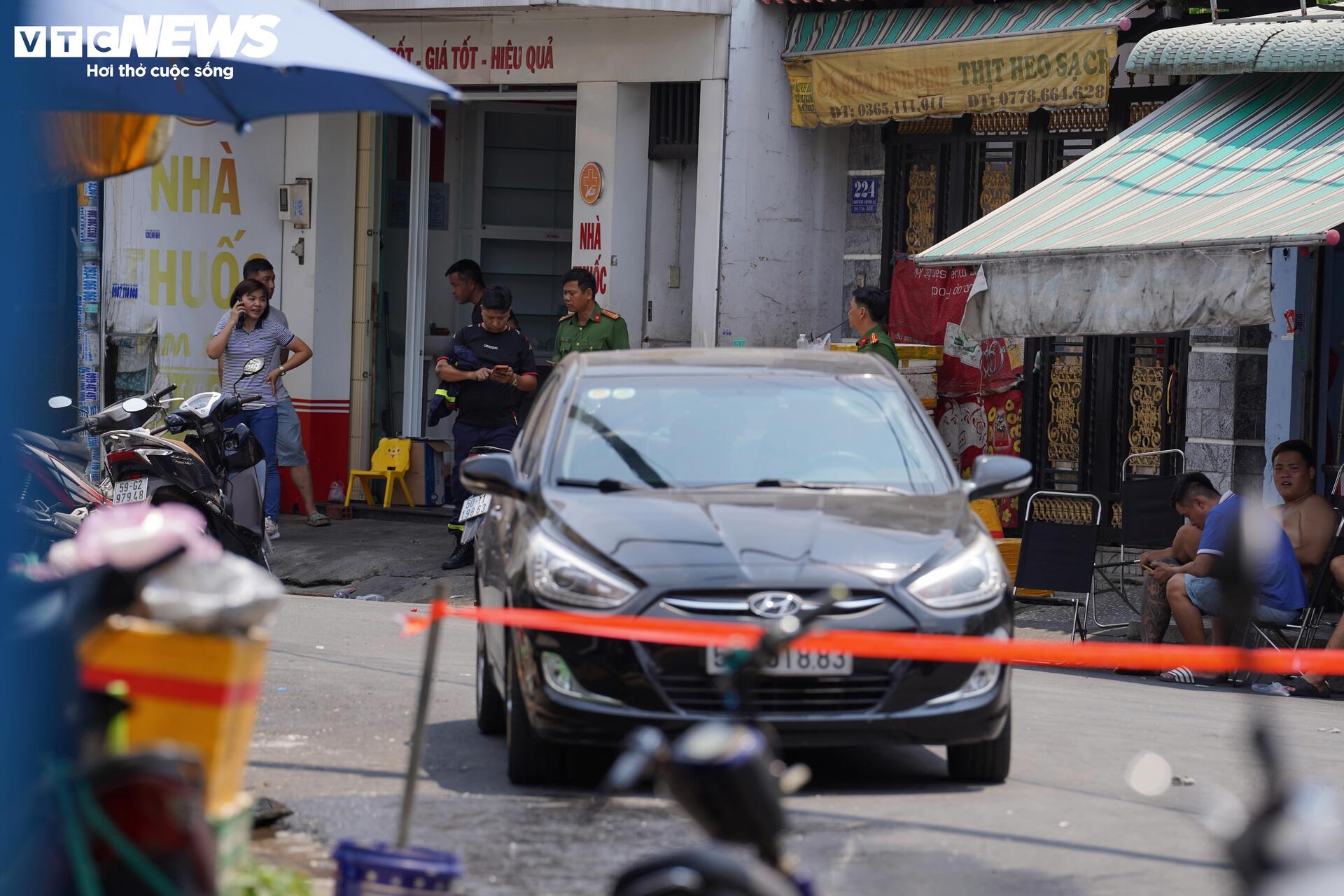 Nhân chứng kể phút bất lực nghe kêu cứu trong vụ cháy ở TP.HCM, 2 người tử vong - 8