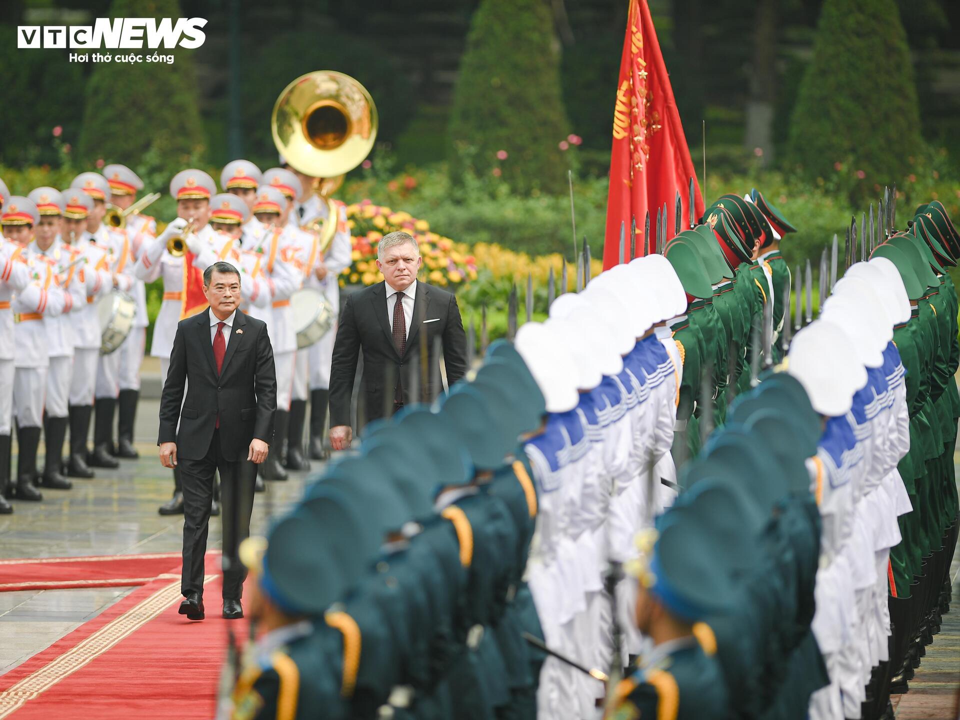 Thủ tướng Lê Minh Hưng chủ trì lễ đón Thủ tướng Slovakia - 4