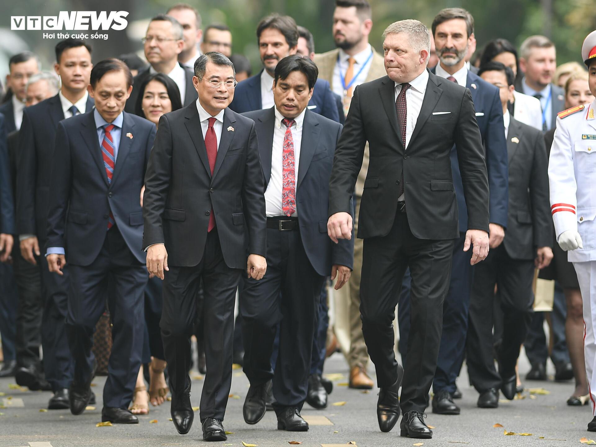 Thủ tướng Lê Minh Hưng chủ trì lễ đón Thủ tướng Slovakia - 7