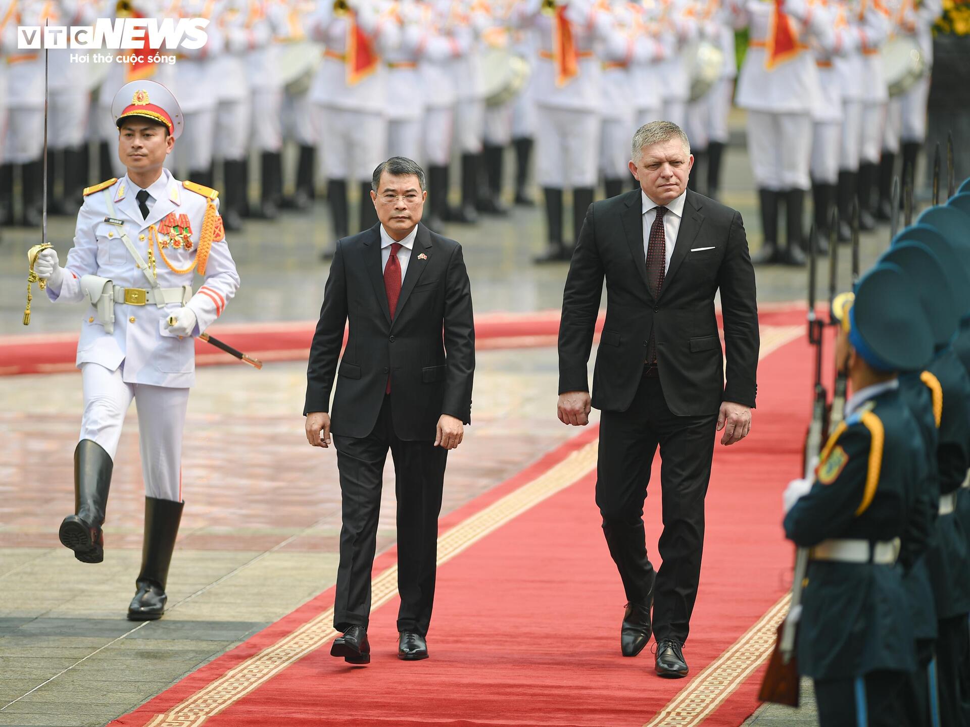 Thủ tướng Lê Minh Hưng chủ trì lễ đón Thủ tướng Slovakia - 5