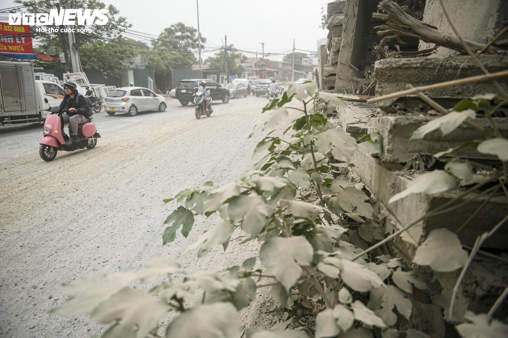 Đường 2km làm 10 năm chưa xong, dân mòn mỏi sống trong bụi bẩn, ô nhiễm - 7