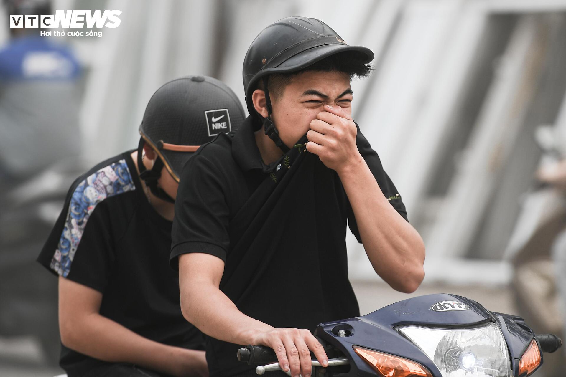 Đường 2km làm 10 năm chưa xong, dân mòn mỏi sống trong bụi bẩn, ô nhiễm - 10